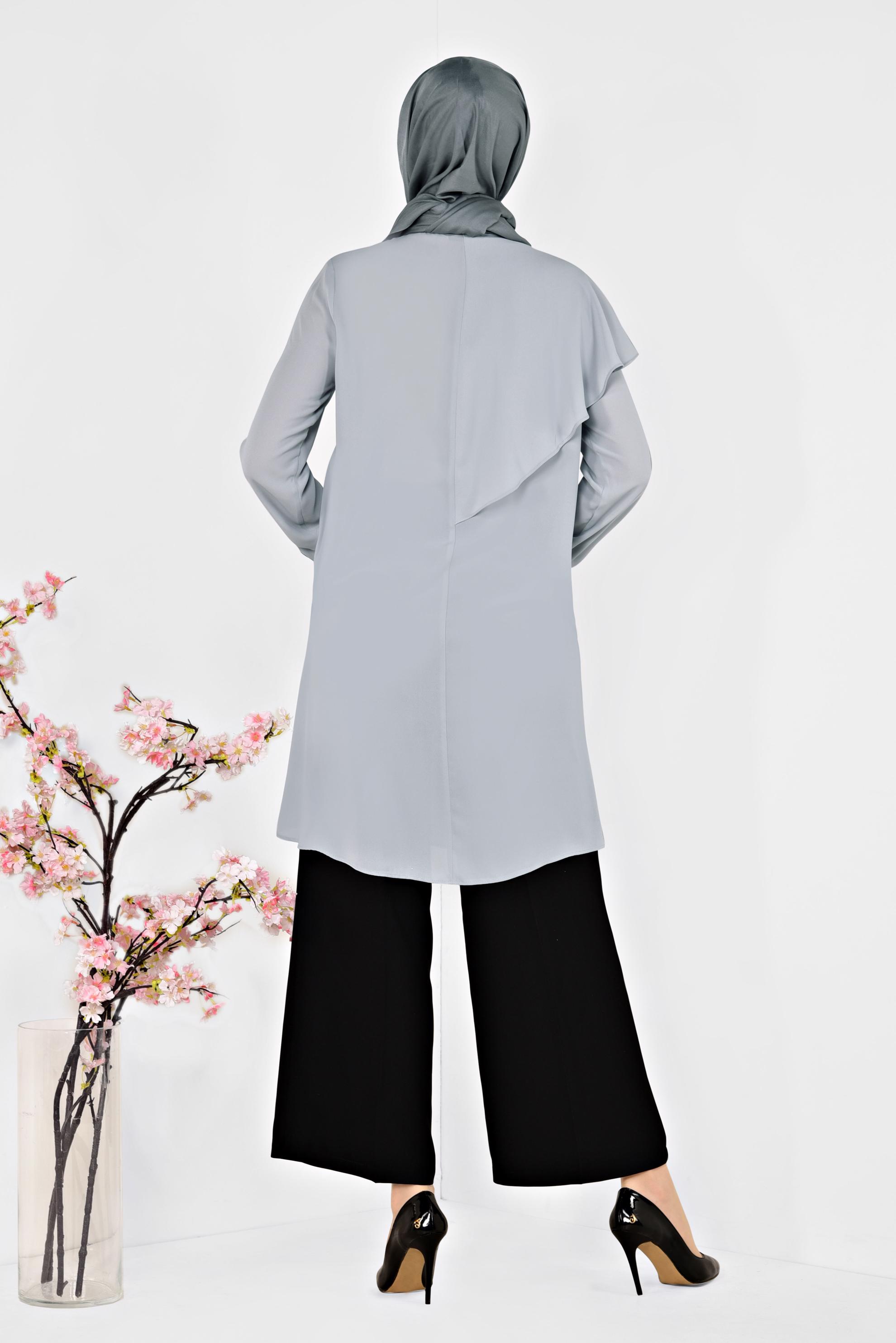 Tesettür giyim GRİ YAKASI BROŞLU VOLAN DETAYLI TUNİK 4939