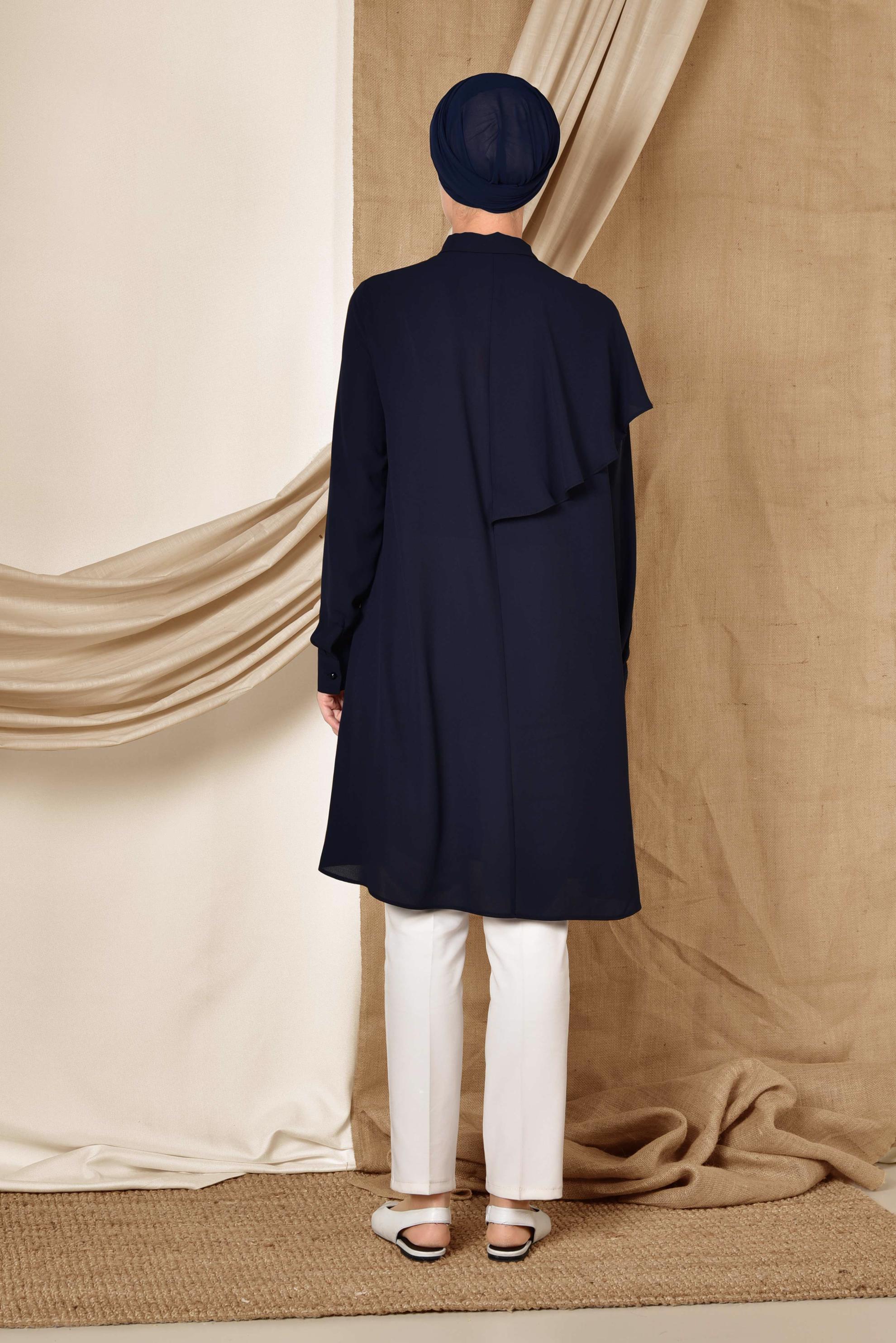 Tesettür giyim LACİVERT YAKASI BROŞLU VOLAN DETAYLI TUNİK 4939