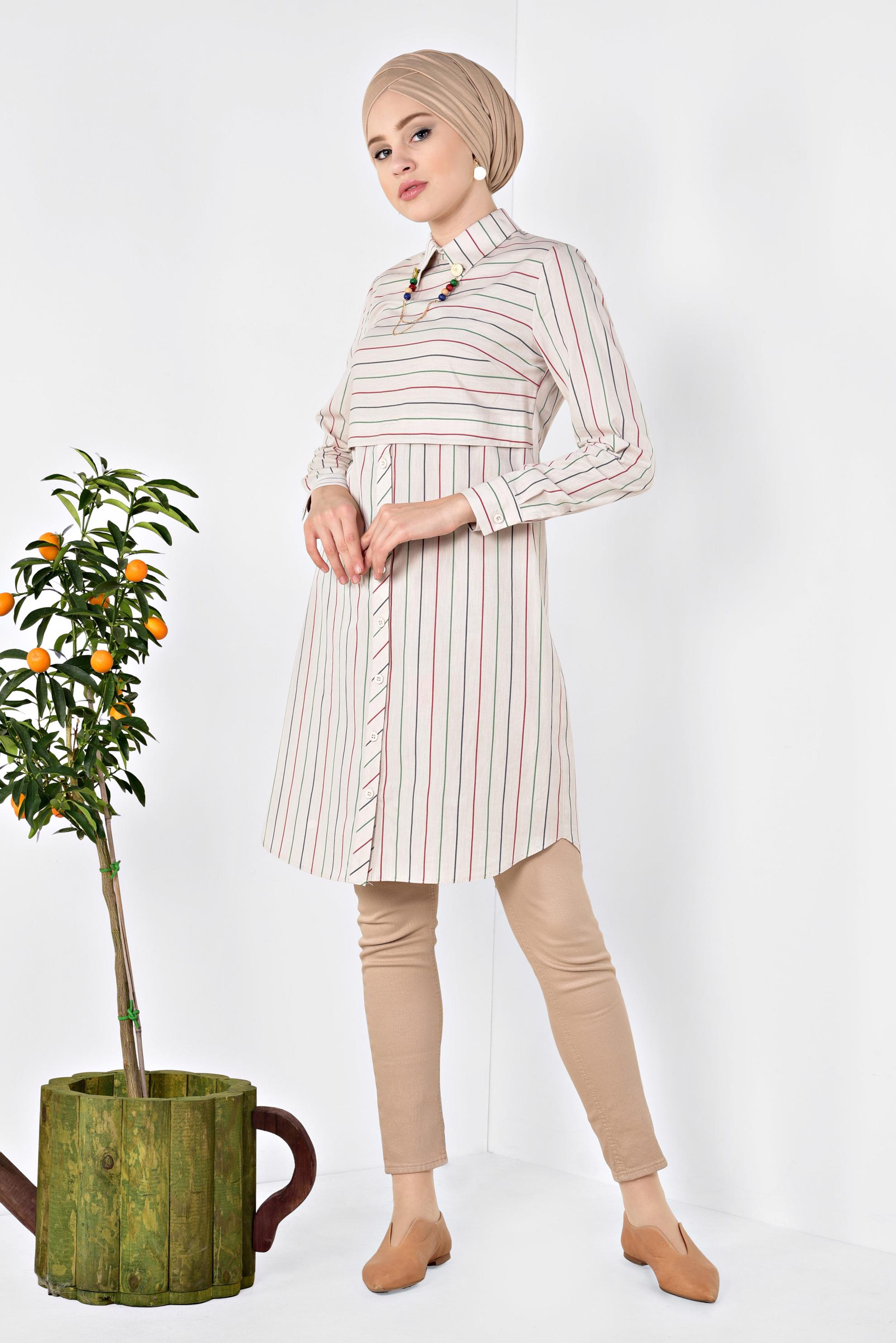 Tesettür giyim BEJ ÇİZGİ DESENLİ DÜĞMELİ TUNİK 4976