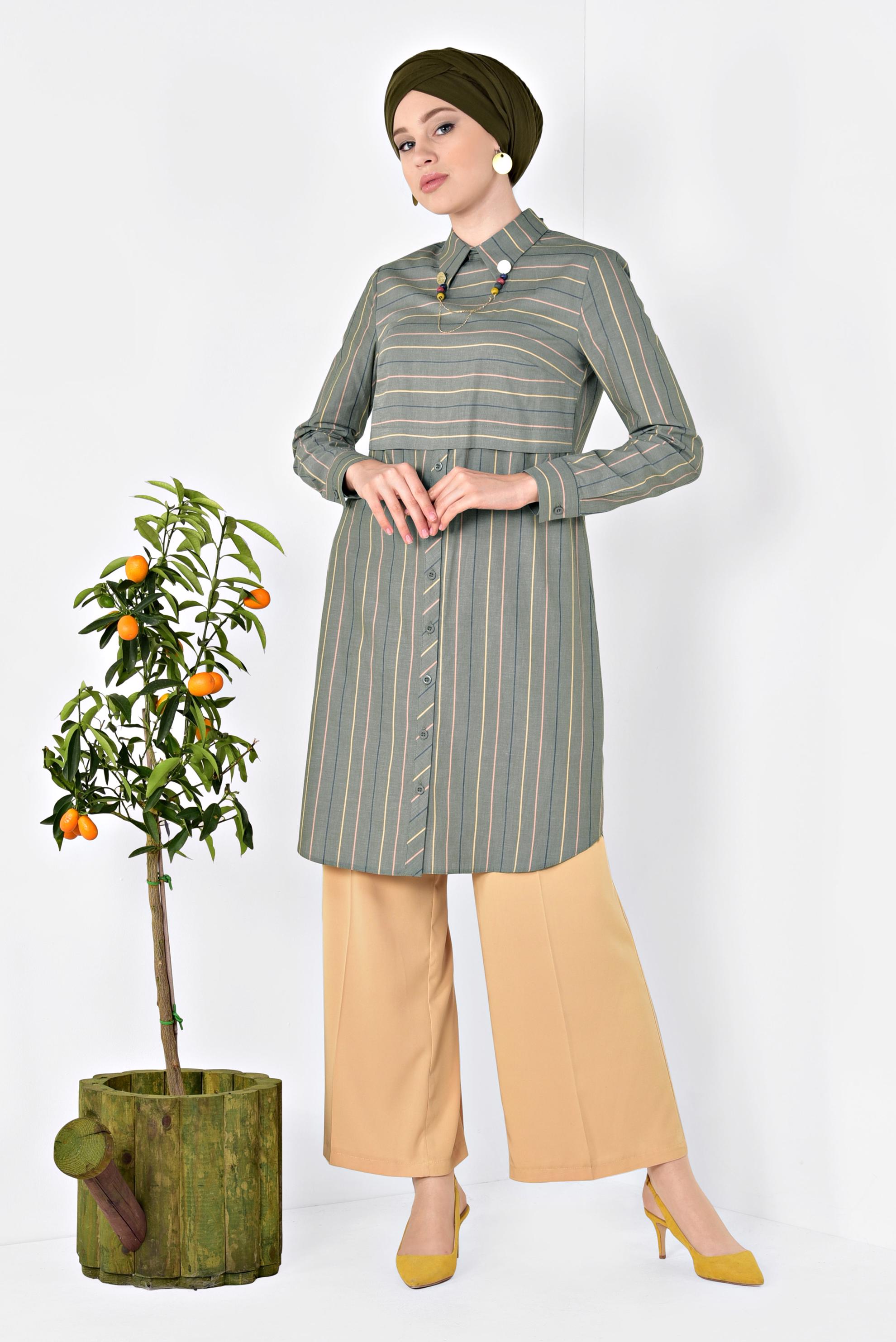 Tesettür giyim HAKİ ÇİZGİ DESENLİ DÜĞMELİ TUNİK 4976