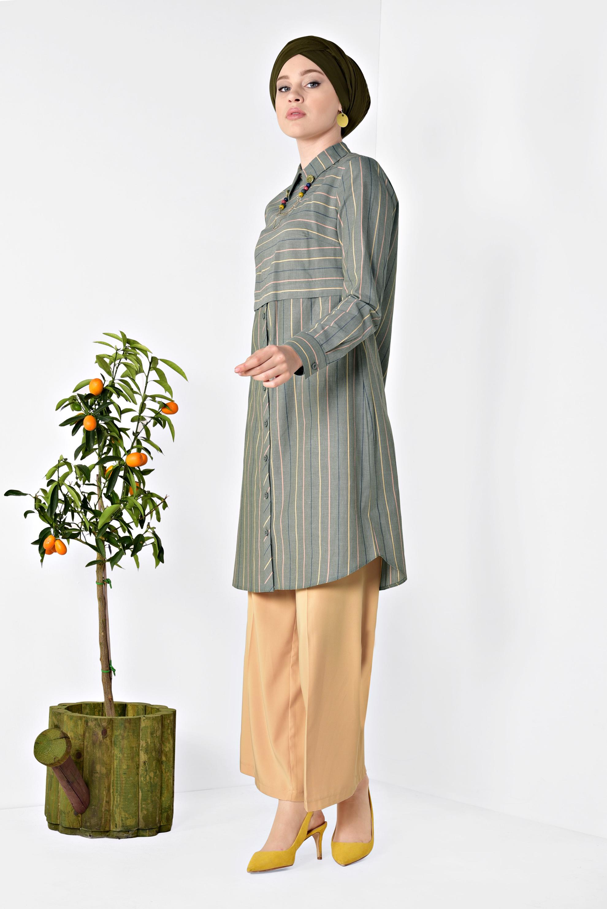 Tesettür giyim HAKİ ÇİZGİ DESENLİ DÜĞMELİ TUNİK 4976