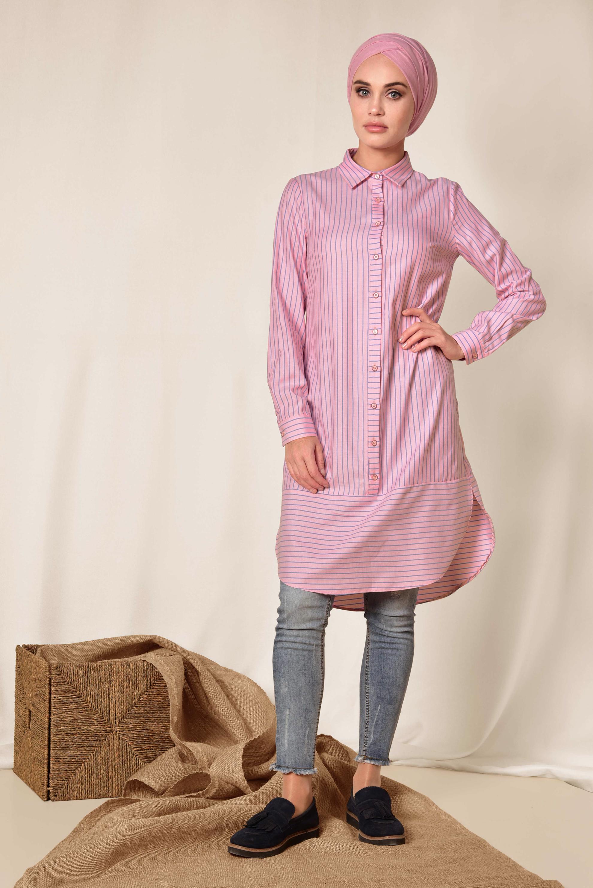 Tesettür giyim PEMBE ÇİZGİ DESENLİ DÜĞMELİ TUNİK 4979 
