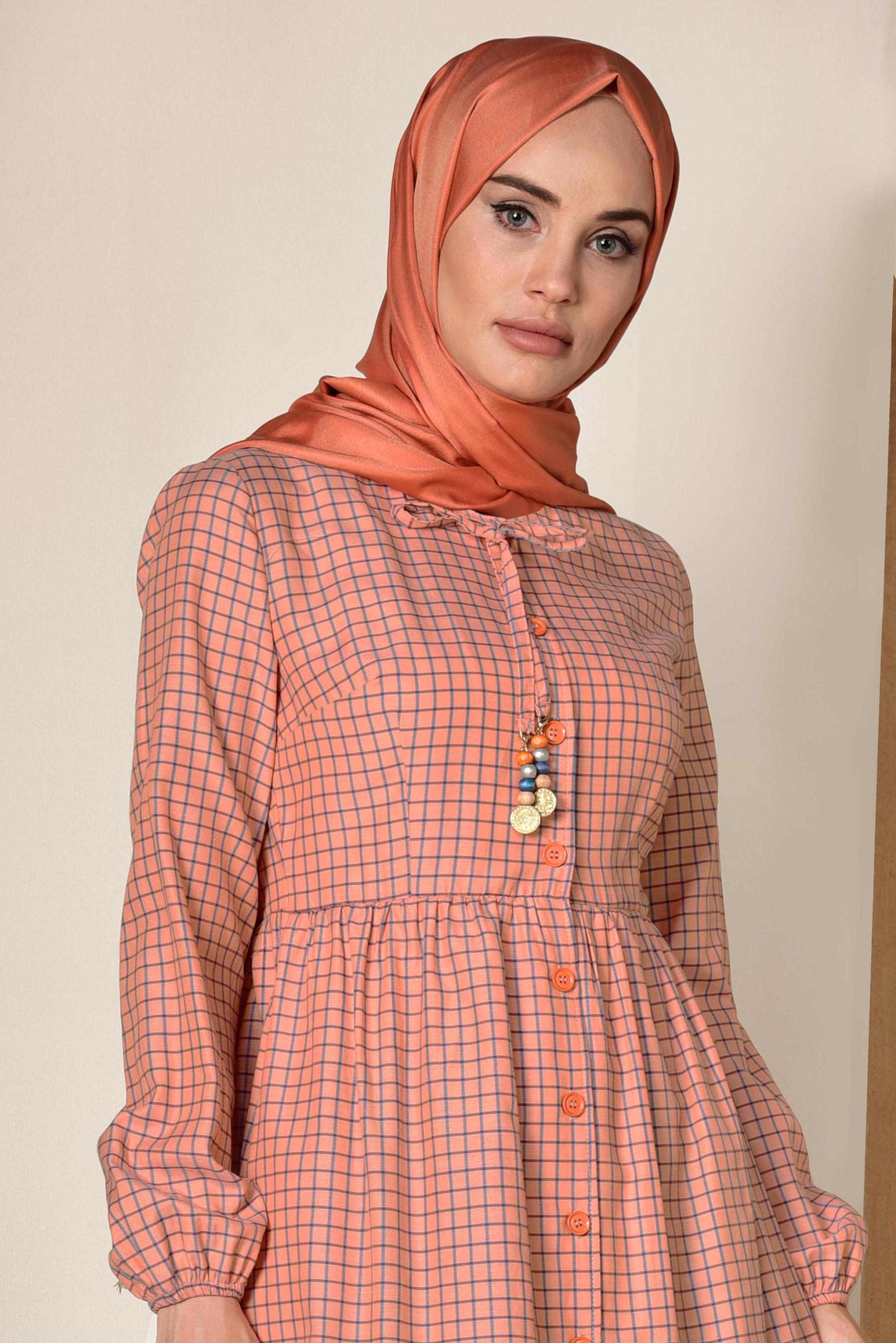 Tesettür giyim TURUNCU KARE DESENLİ BOYNU BAĞCIKLI BALON KOL TUNİK 4982