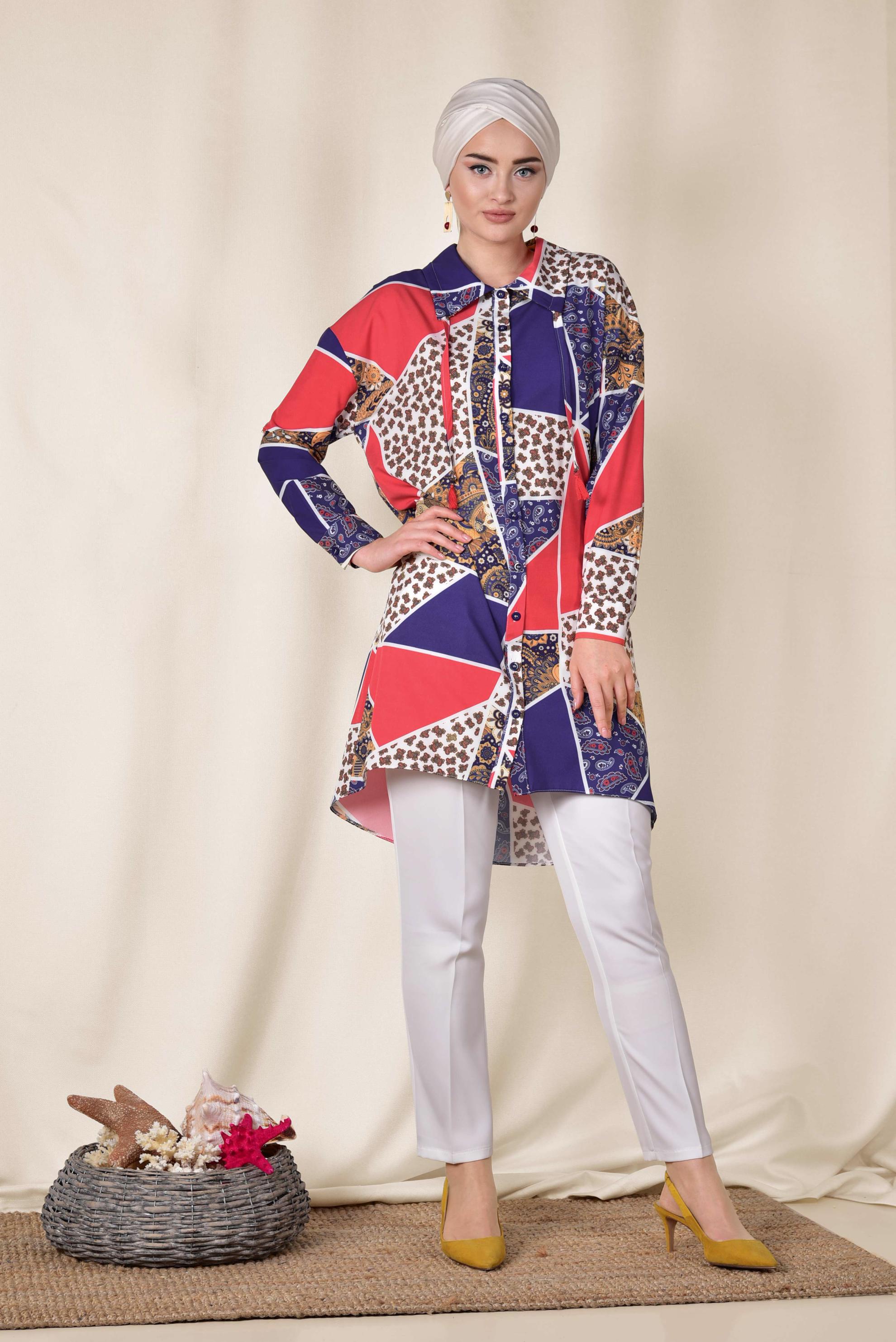 Tesettür giyim LACİVERT RENKLİ DESENLİ ÖNDEN DÜĞMELİ TUNİK 4983