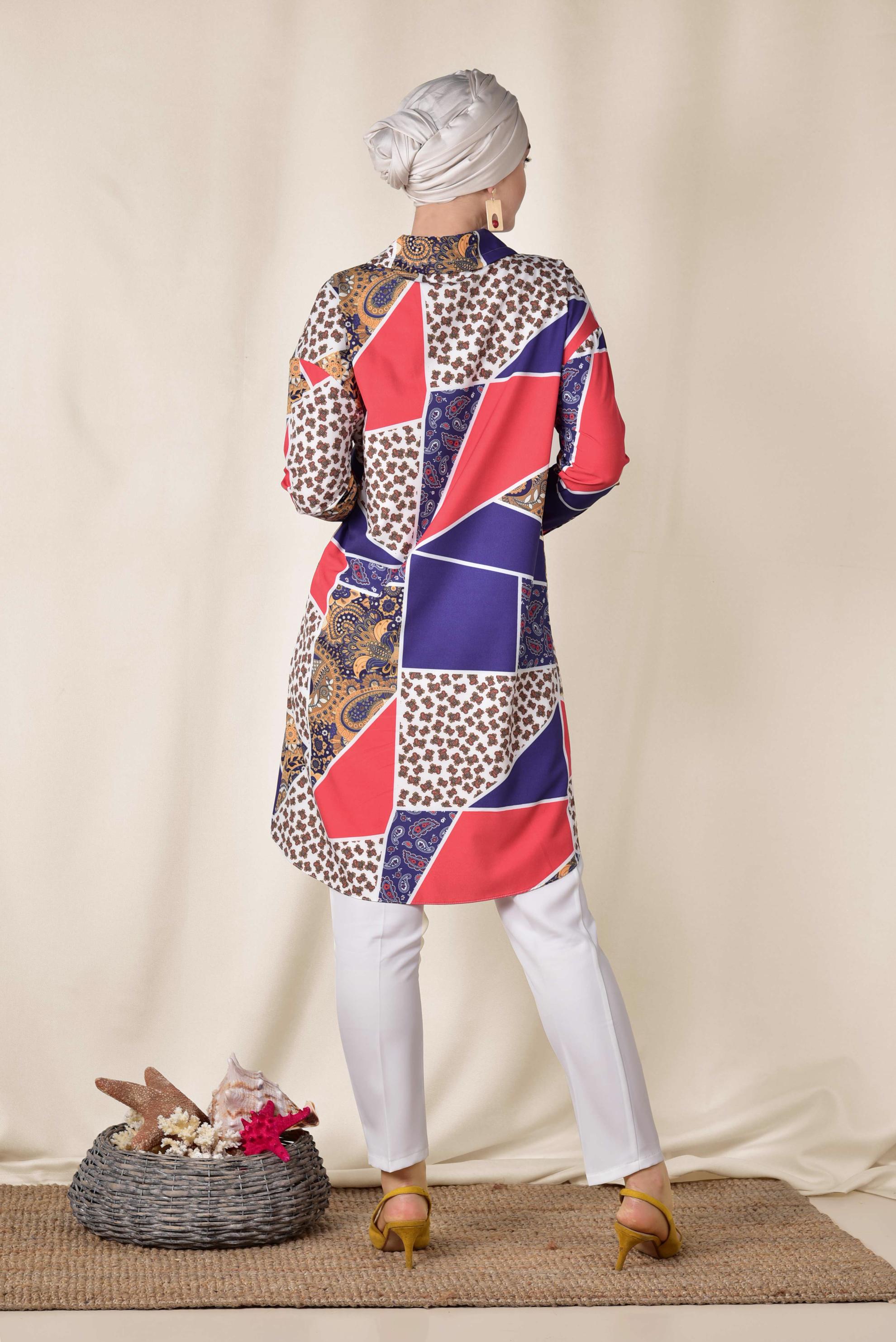 Tesettür giyim LACİVERT RENKLİ DESENLİ ÖNDEN DÜĞMELİ TUNİK 4983