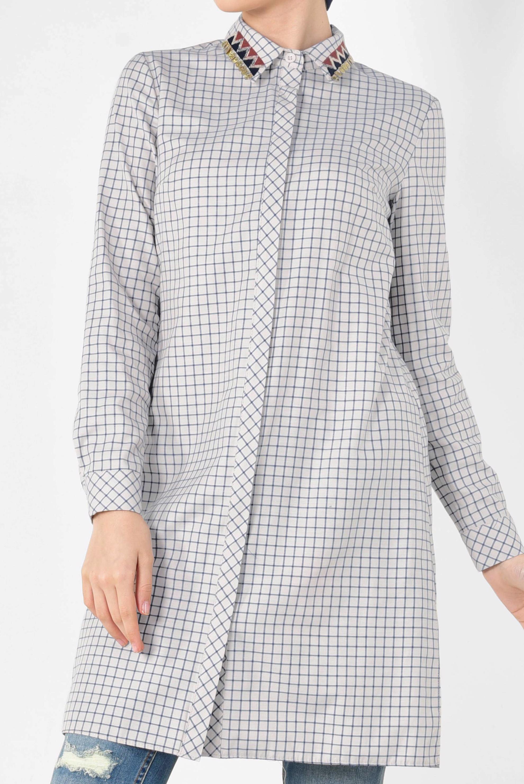 Tesettür giyim BEJ YAKASI NAKIŞLI KARE DESENLİ TUNİK 4988