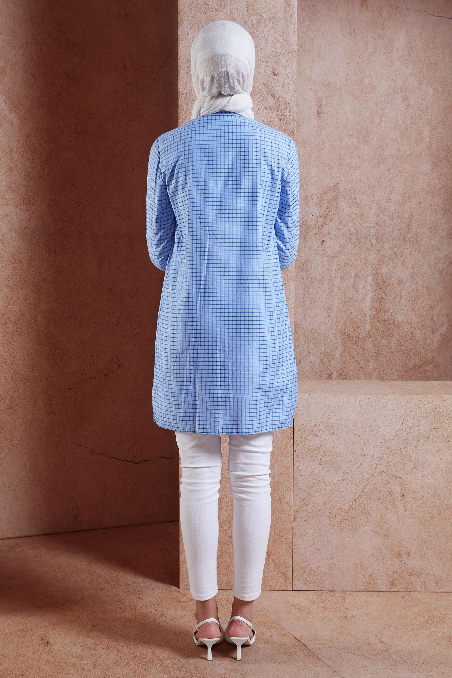 Tesettür giyim MAVİ YAKASI NAKIŞLI KARE DESENLİ TUNİK 4988