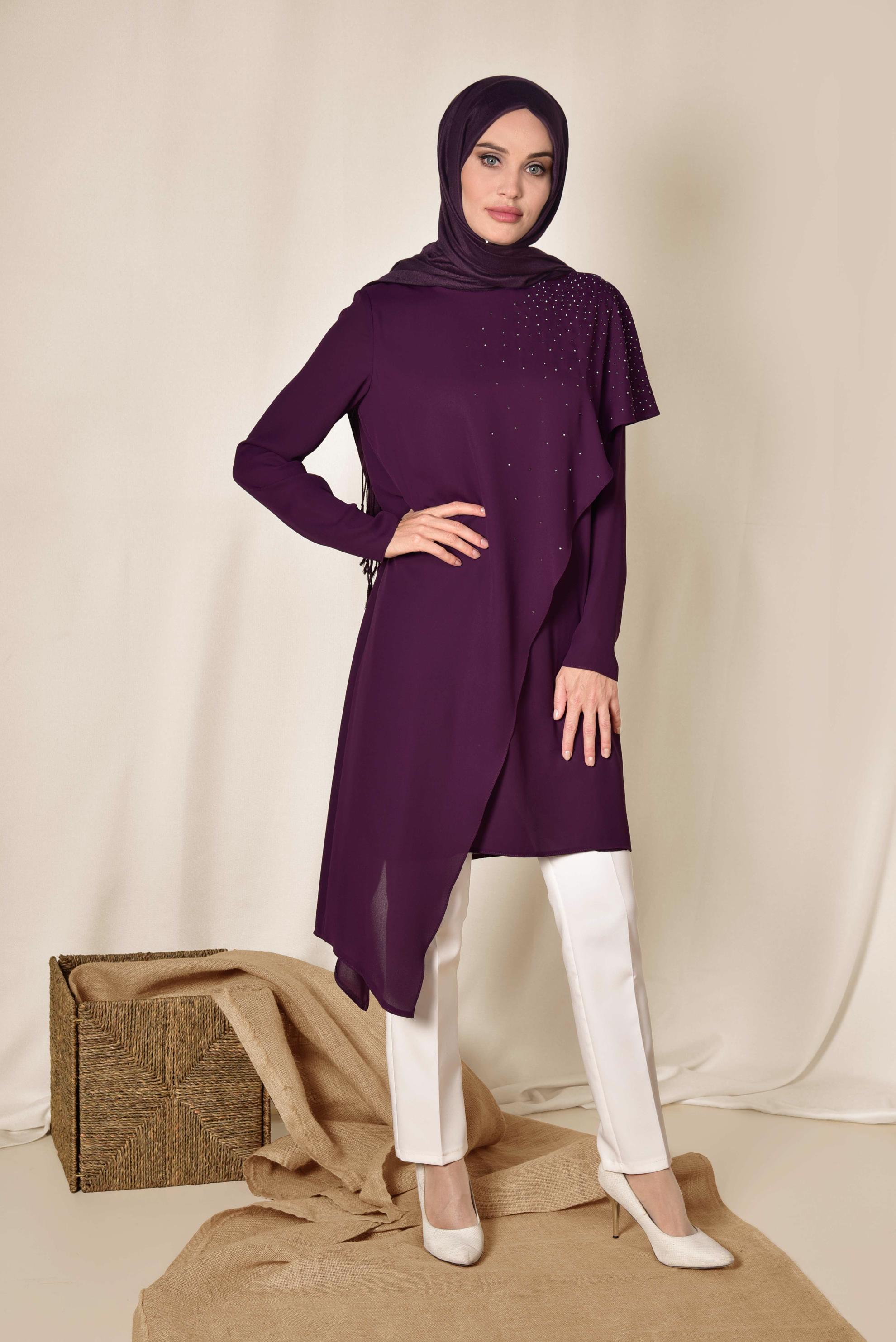 Tesettür giyim MÜRDÜM TAŞ DETAYLI VOLANLI ASİMETRİK TUNİK 4990