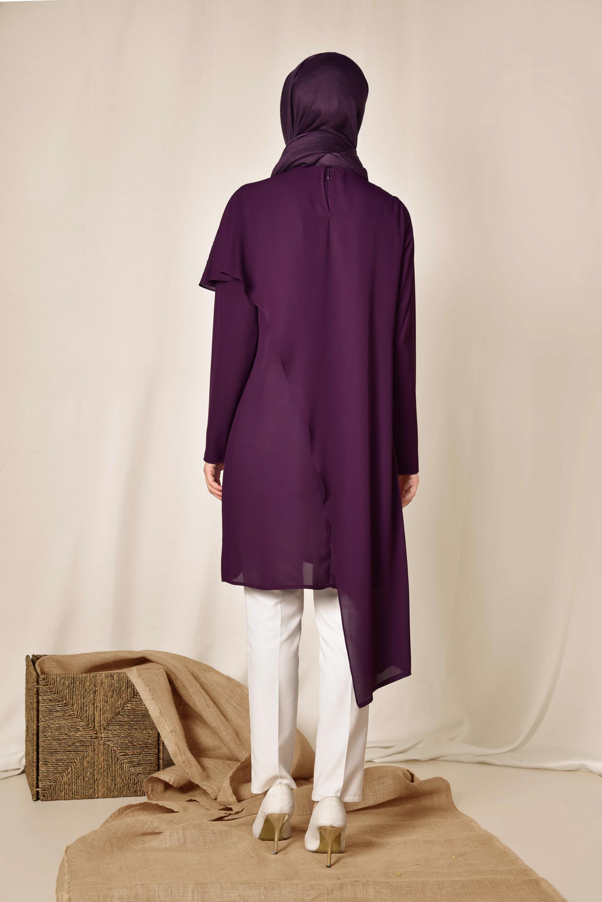 Tesettür giyim MÜRDÜM TAŞ DETAYLI VOLANLI ASİMETRİK TUNİK 4990