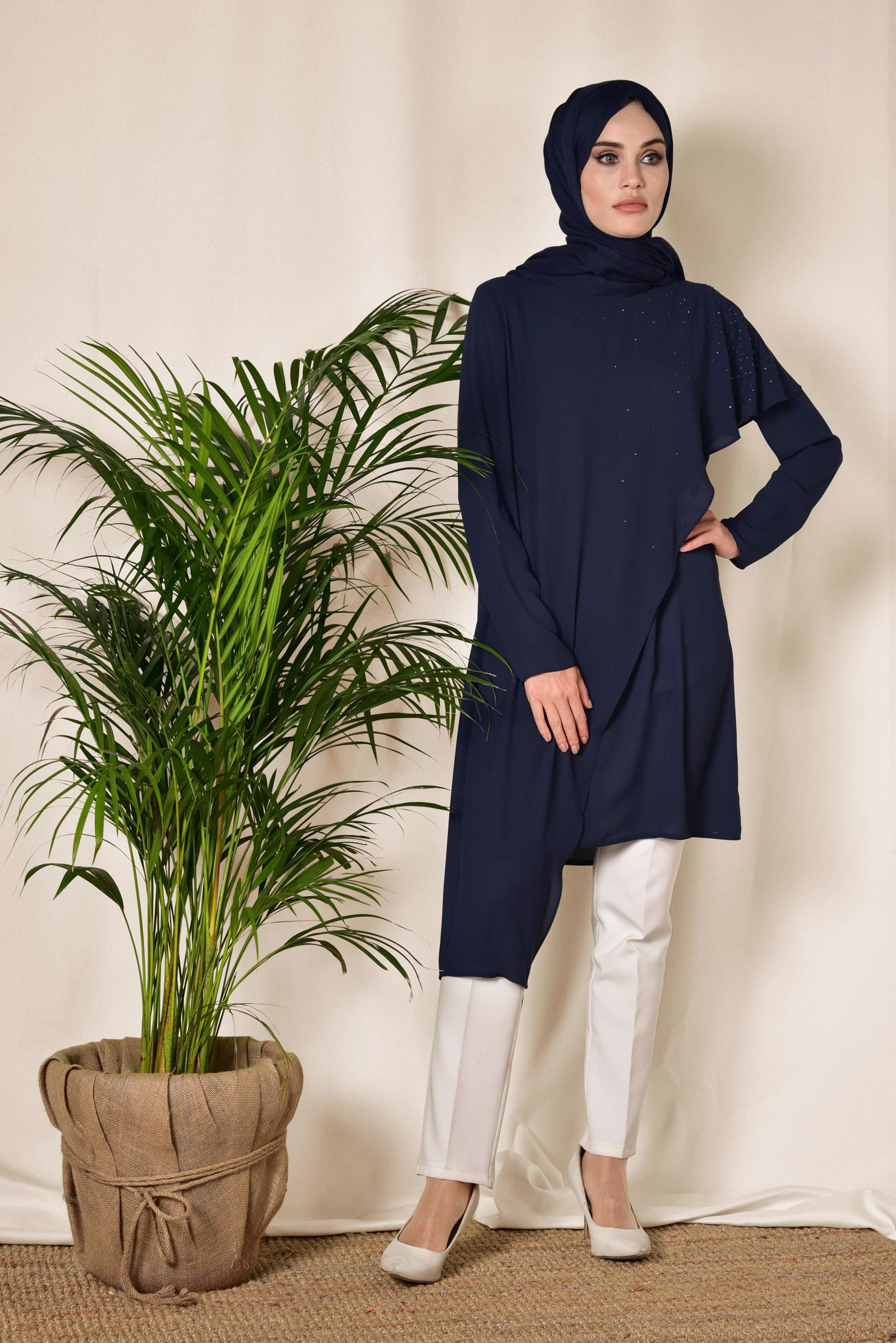 Tesettür giyim LACİVERT TAŞ DETAYLI VOLANLI ASİMETRİK TUNİK 4990