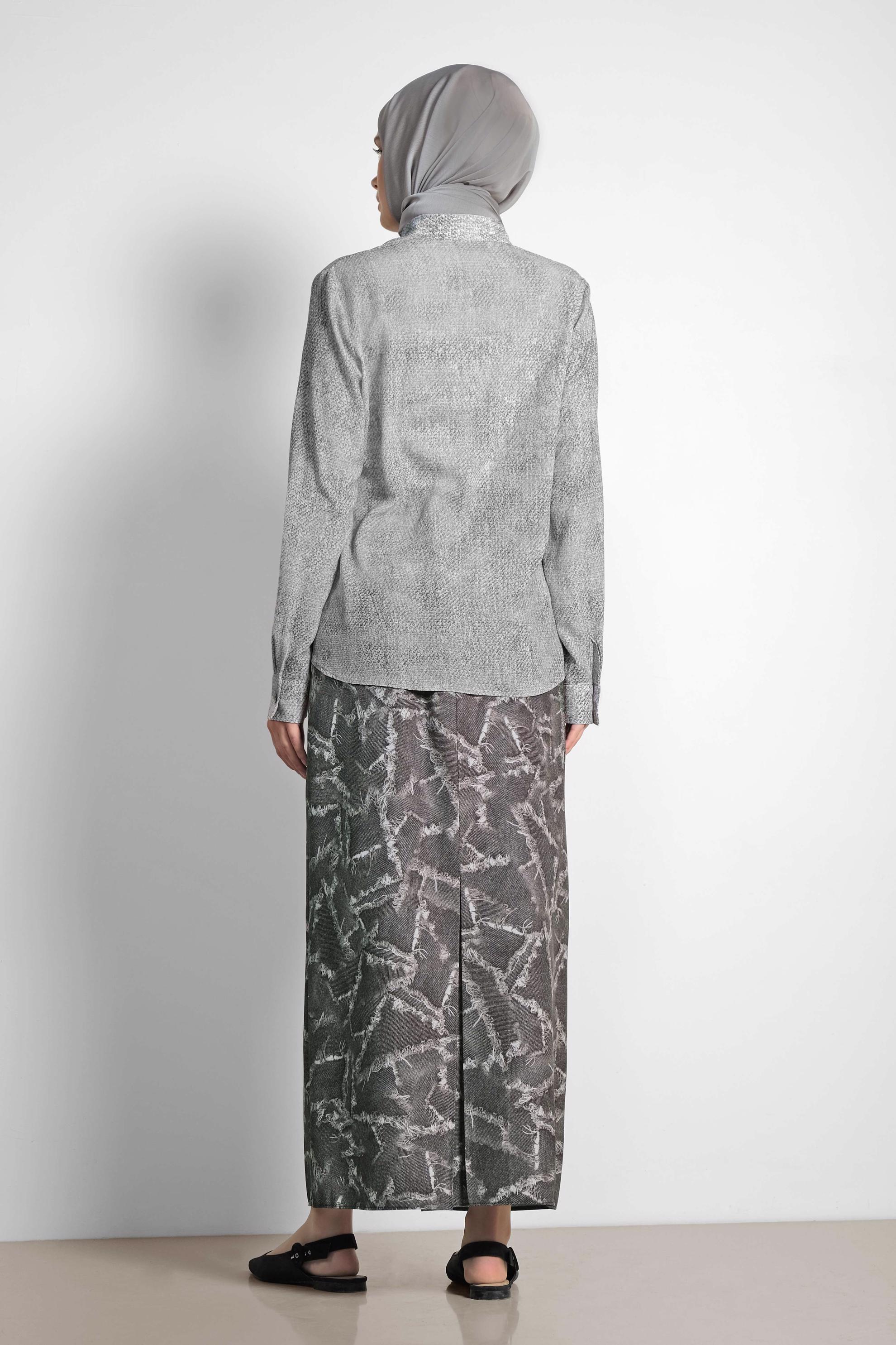 Tesettür giyim GRİ HAKİM YAKA DÜĞMELİ BLUZ 4983-1