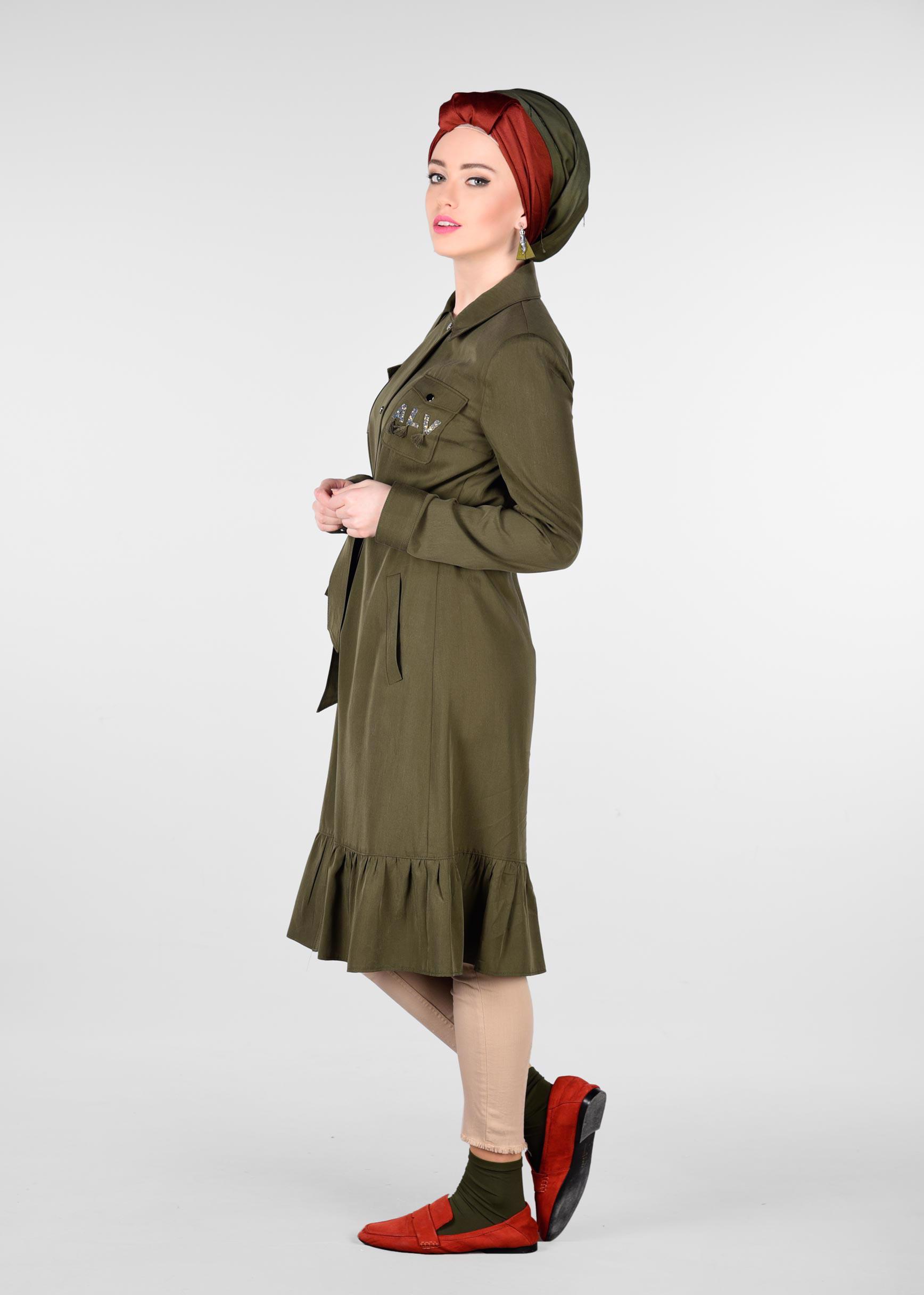 Tesettür giyim HAKİ ETEK UCU VOLANLI BELİ BÜZGÜLÜ TRENÇKOT 1201