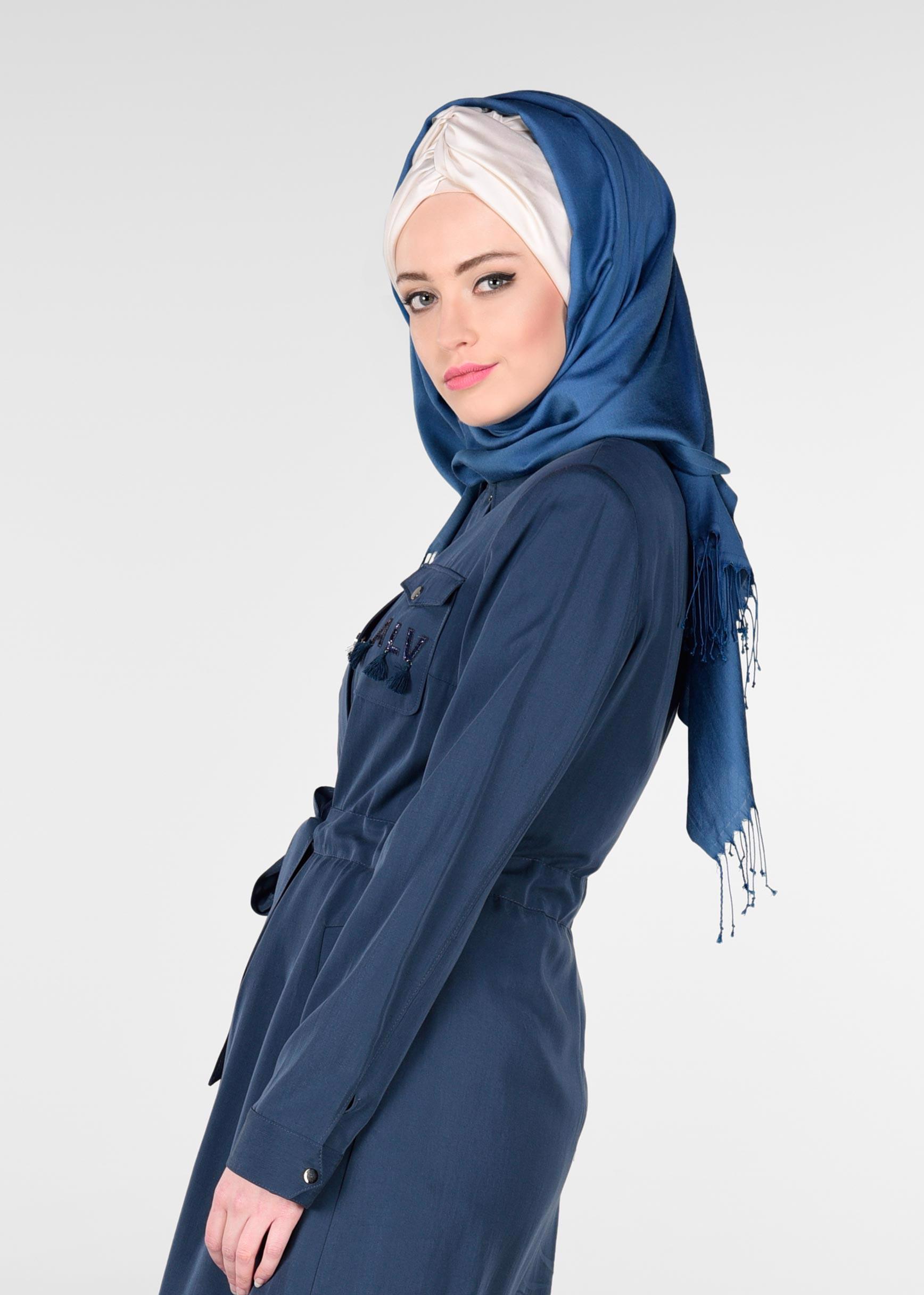 Tesettür giyim LACİVERT ETEK UCU VOLANLI BELİ BÜZGÜLÜ TRENÇKOT 1201