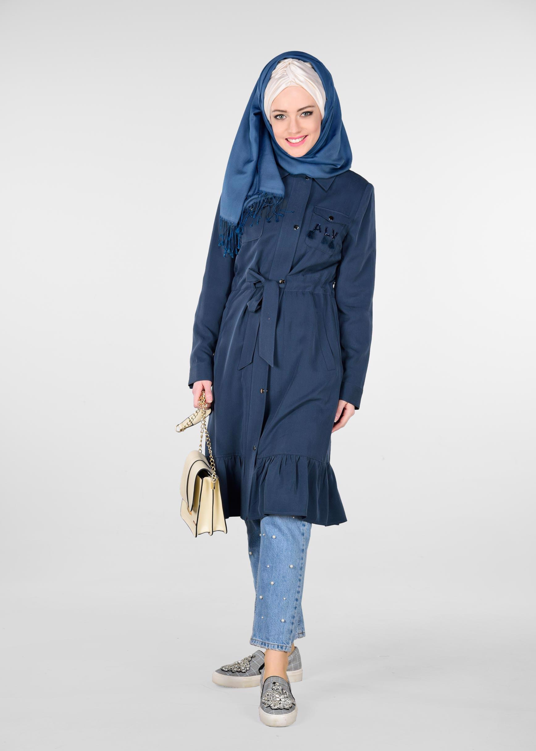 Tesettür giyim LACİVERT ETEK UCU VOLANLI BELİ BÜZGÜLÜ TRENÇKOT 1201