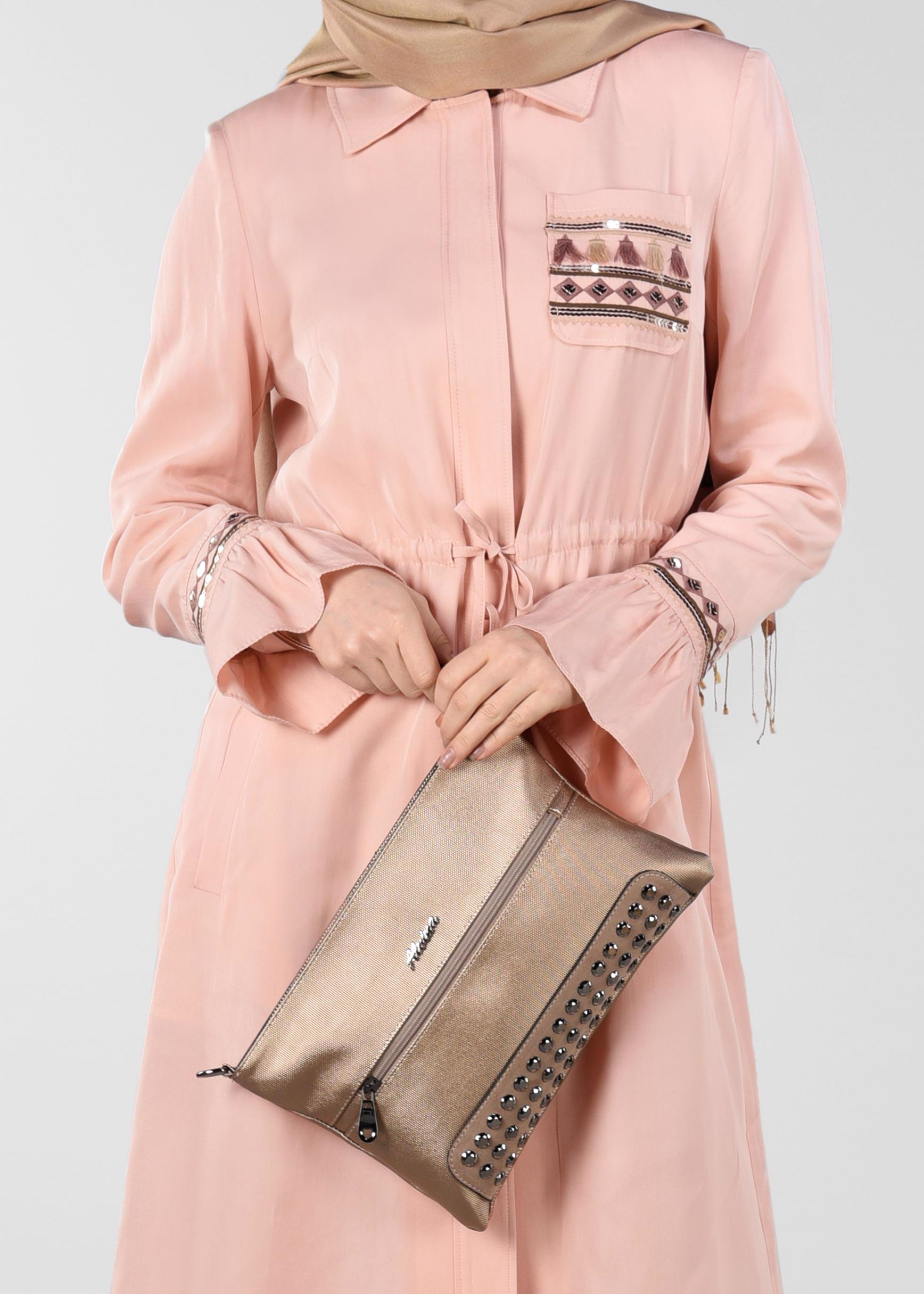 Tesettür giyim PUDRA İŞLEMELİ BELİ BÜZGÜLÜ TRENÇKOT 1202