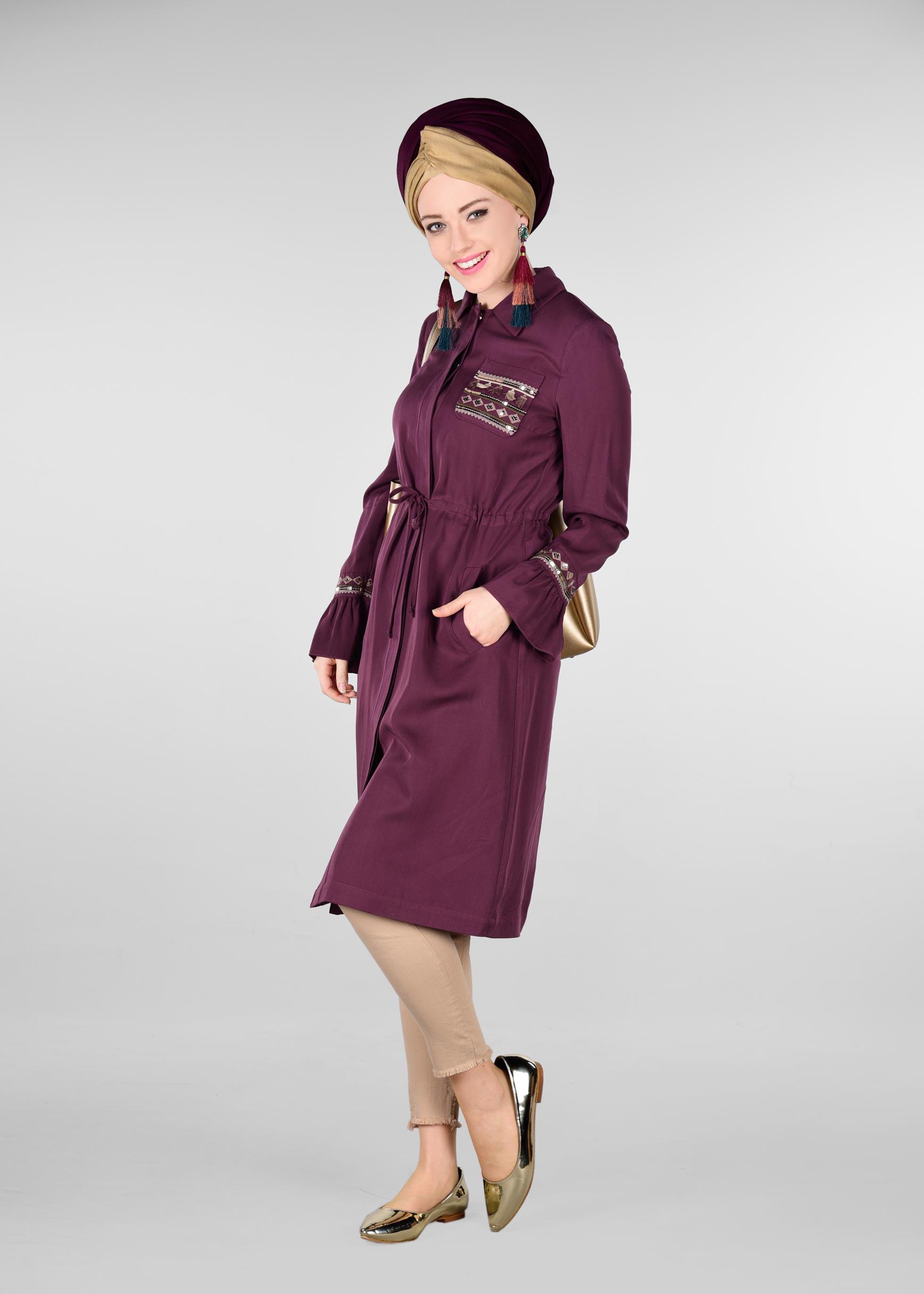 Tesettür giyim MOR İŞLEMELİ BELİ BÜZGÜLÜ TRENÇKOT 1202