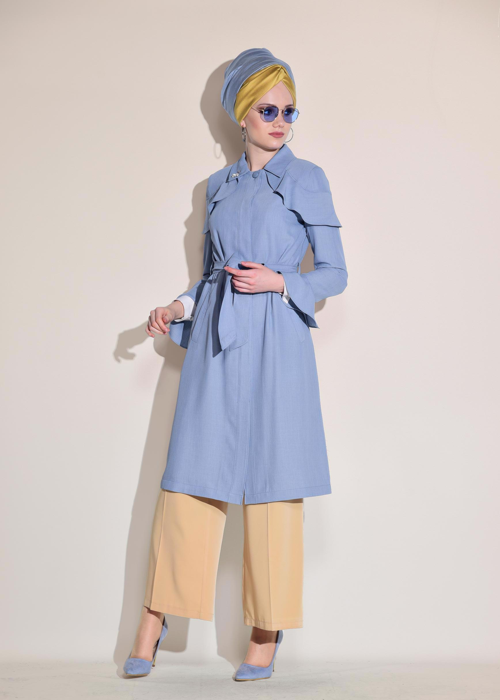 Tesettür giyim MAVİ OMUZLARI VOLANLI GİZLİ DÜĞMELİ TRENÇKOT 1205