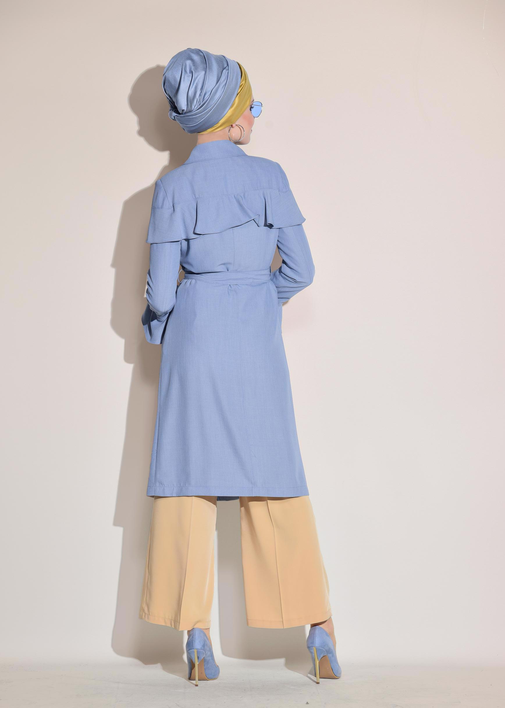 Tesettür giyim MAVİ OMUZLARI VOLANLI GİZLİ DÜĞMELİ TRENÇKOT 1205