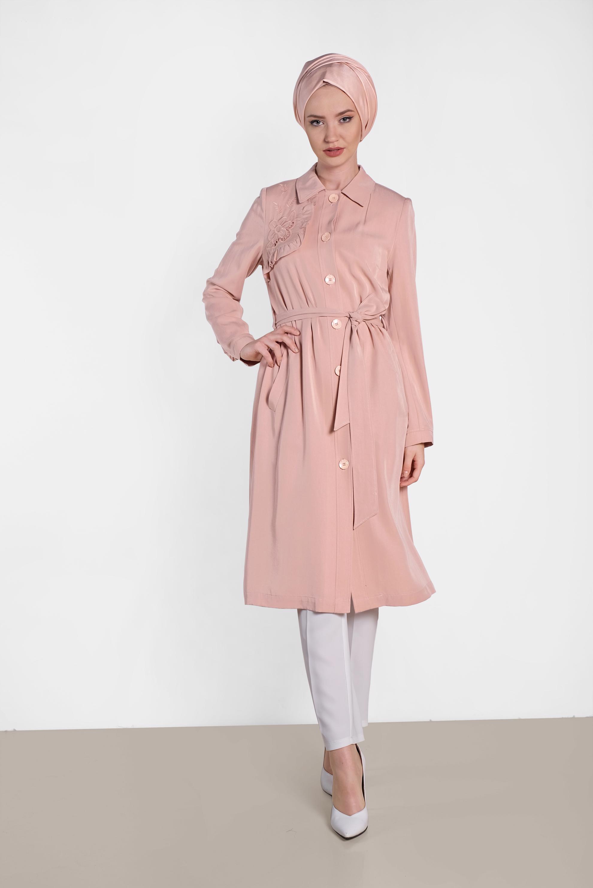 Tesettür giyim PUDRA SIRT DETAYLI DÜĞMELİ TRENÇKOT 1206
