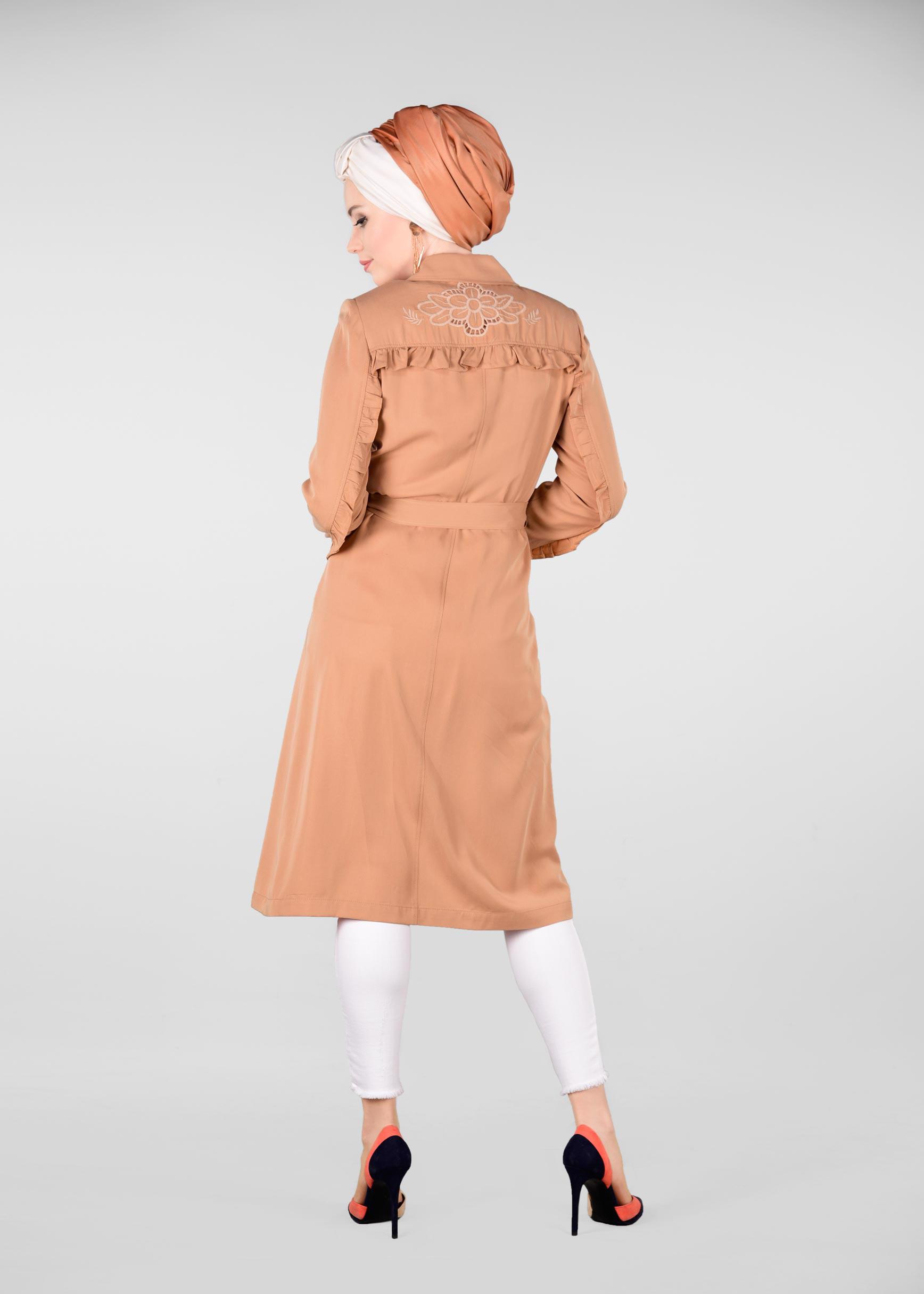 Tesettür giyim PUDRA SIRT DETAYLI DÜĞMELİ TRENÇKOT 1206
