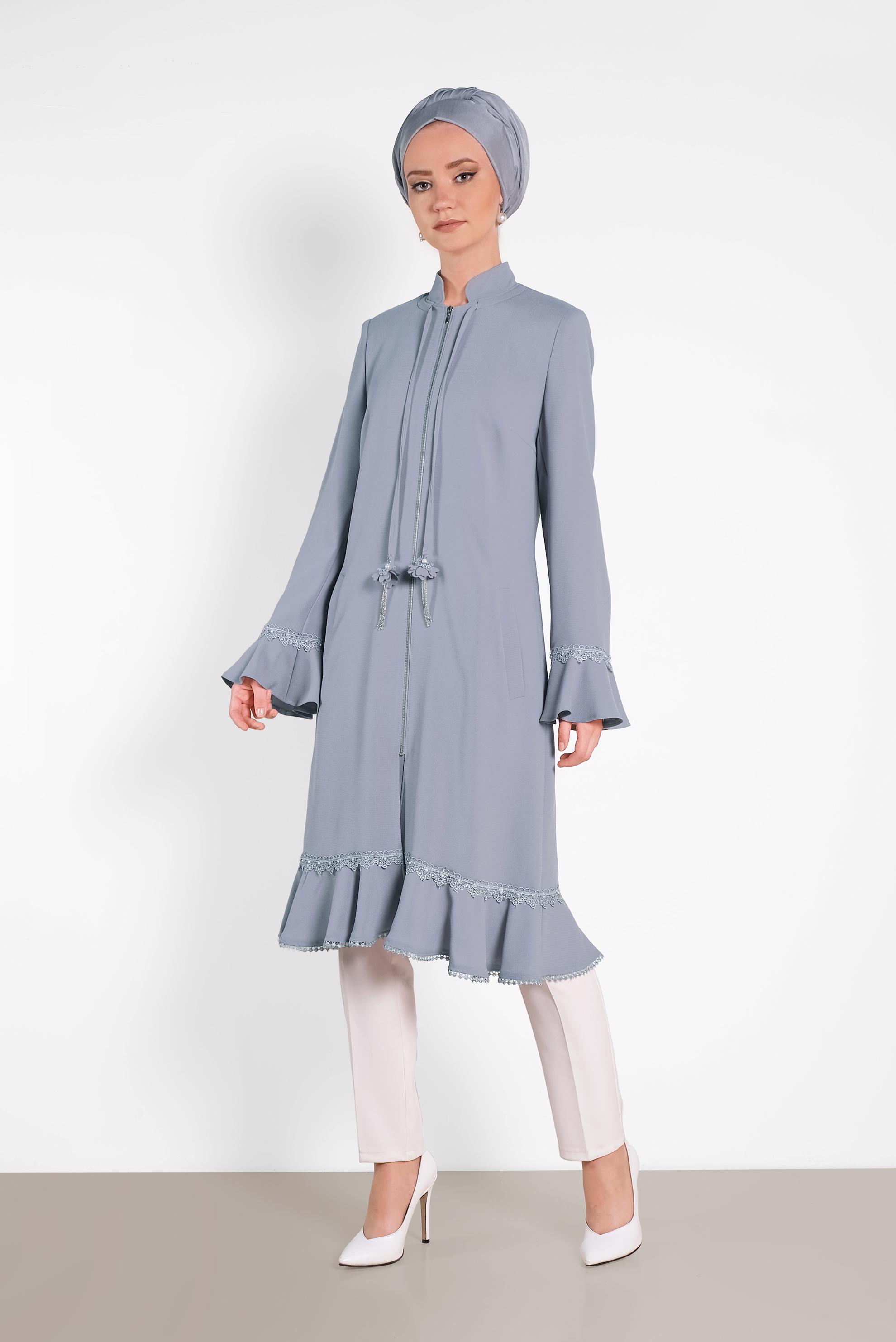 Tesettür giyim MAVİ VOLAN VE DANTEL DETAYLI TRENÇKOT 1210