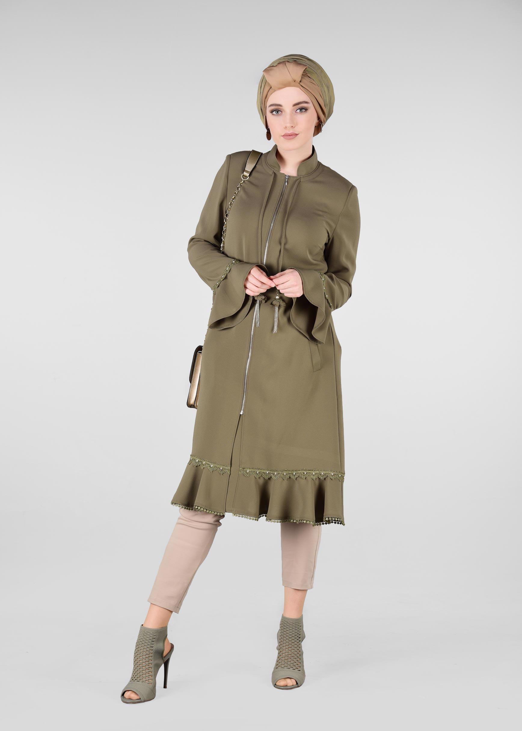 Tesettür giyim HAKİ VOLAN VE DANTEL DETAYLI TRENÇKOT 1210