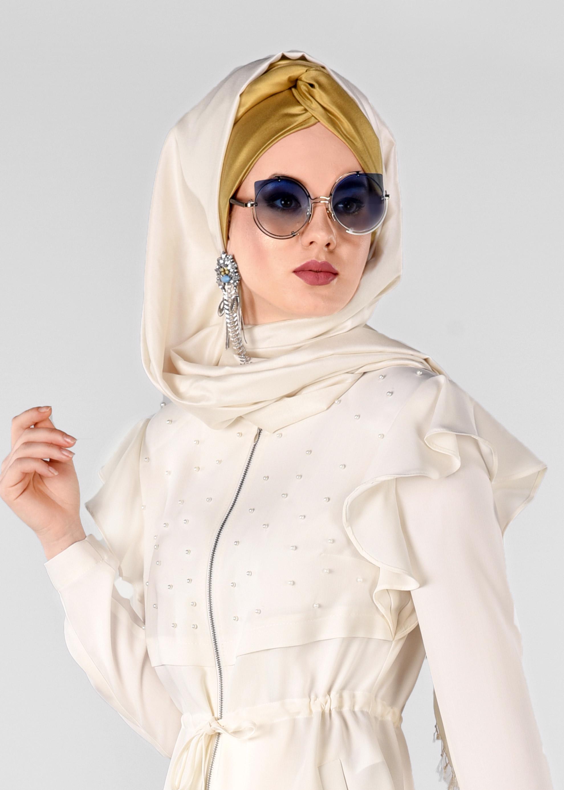 Tesettür giyim BEYAZ OMUZLARI VOLANLI TRENÇKOT 1211