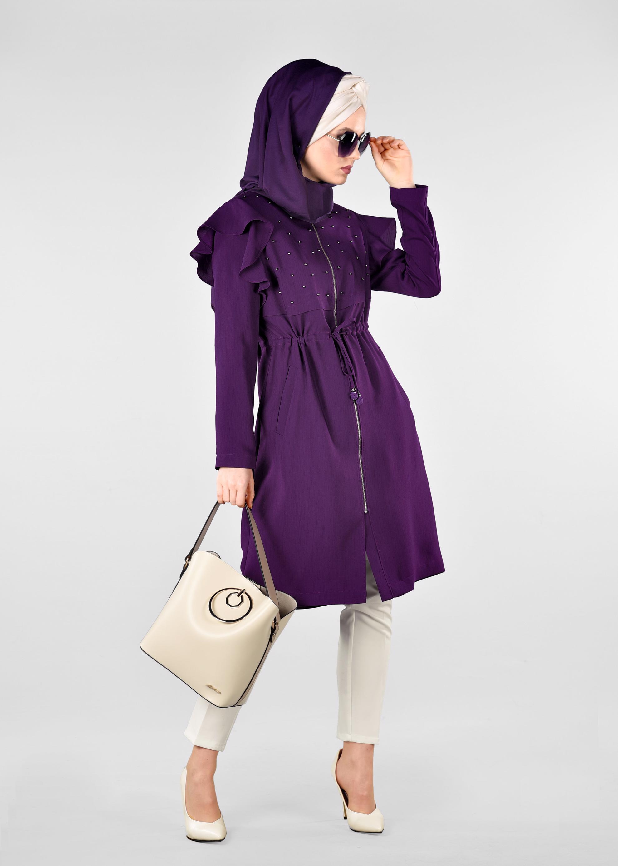 Tesettür giyim MOR OMUZLARI VOLANLI TRENÇKOT 1211