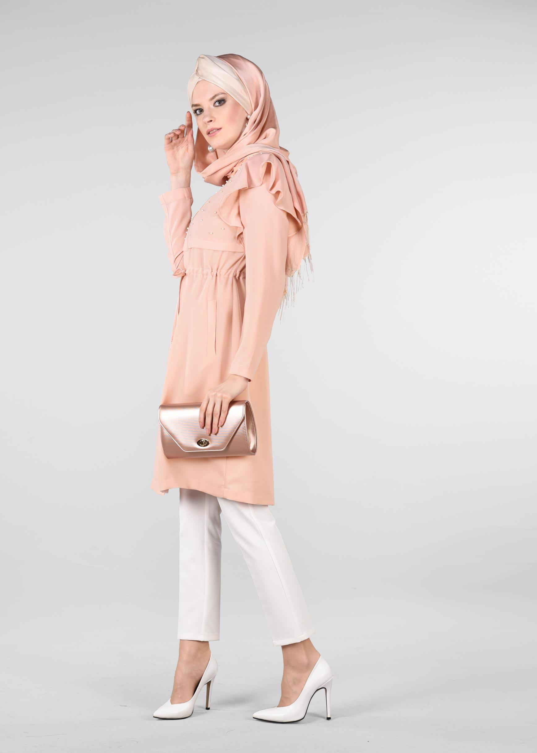 Tesettür giyim PUDRA OMUZLARI VOLANLI TRENÇKOT 1211