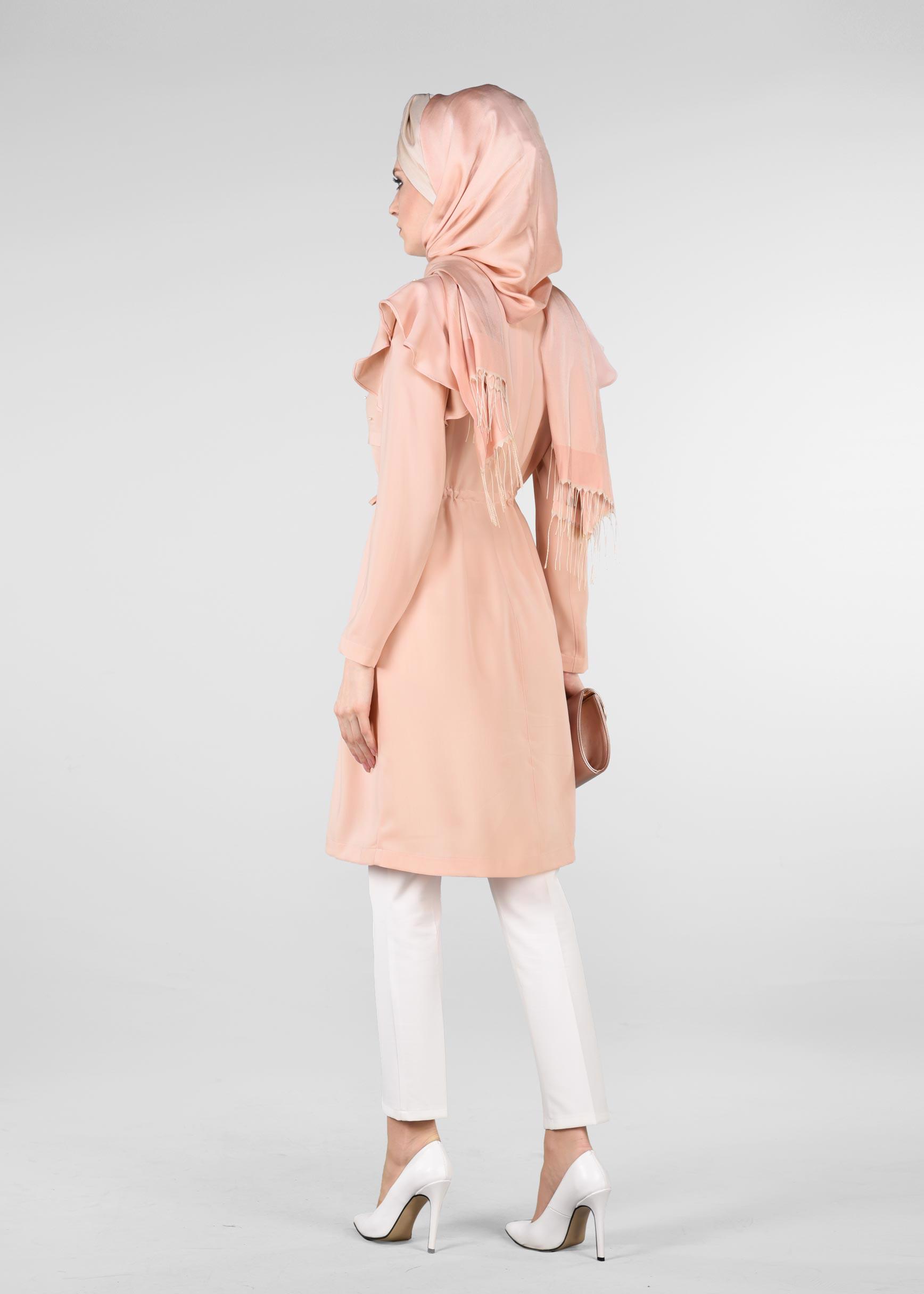 Tesettür giyim PUDRA OMUZLARI VOLANLI TRENÇKOT 1211
