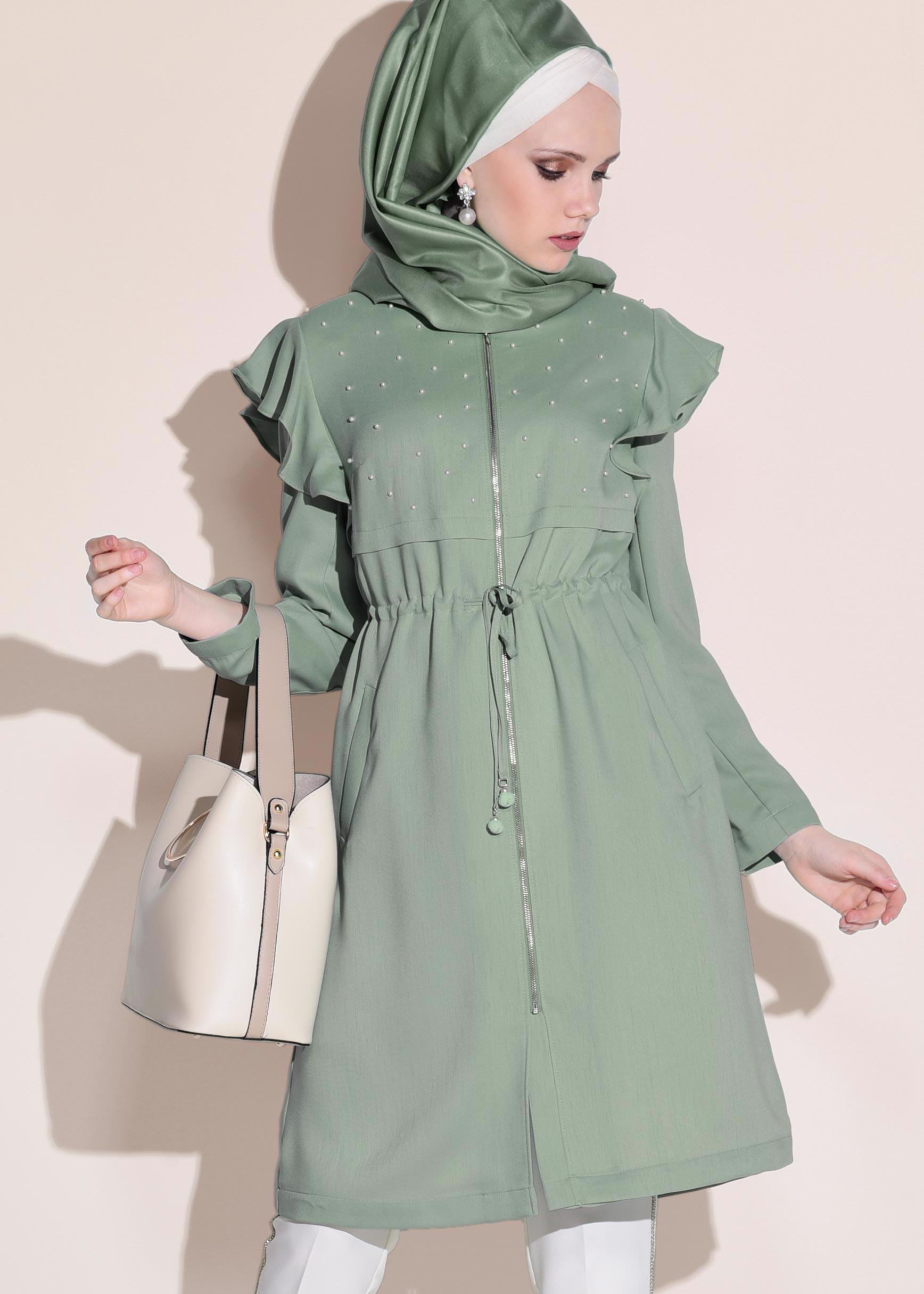 Tesettür giyim YEŞİL OMUZLARI VOLANLI TRENÇKOT 1211