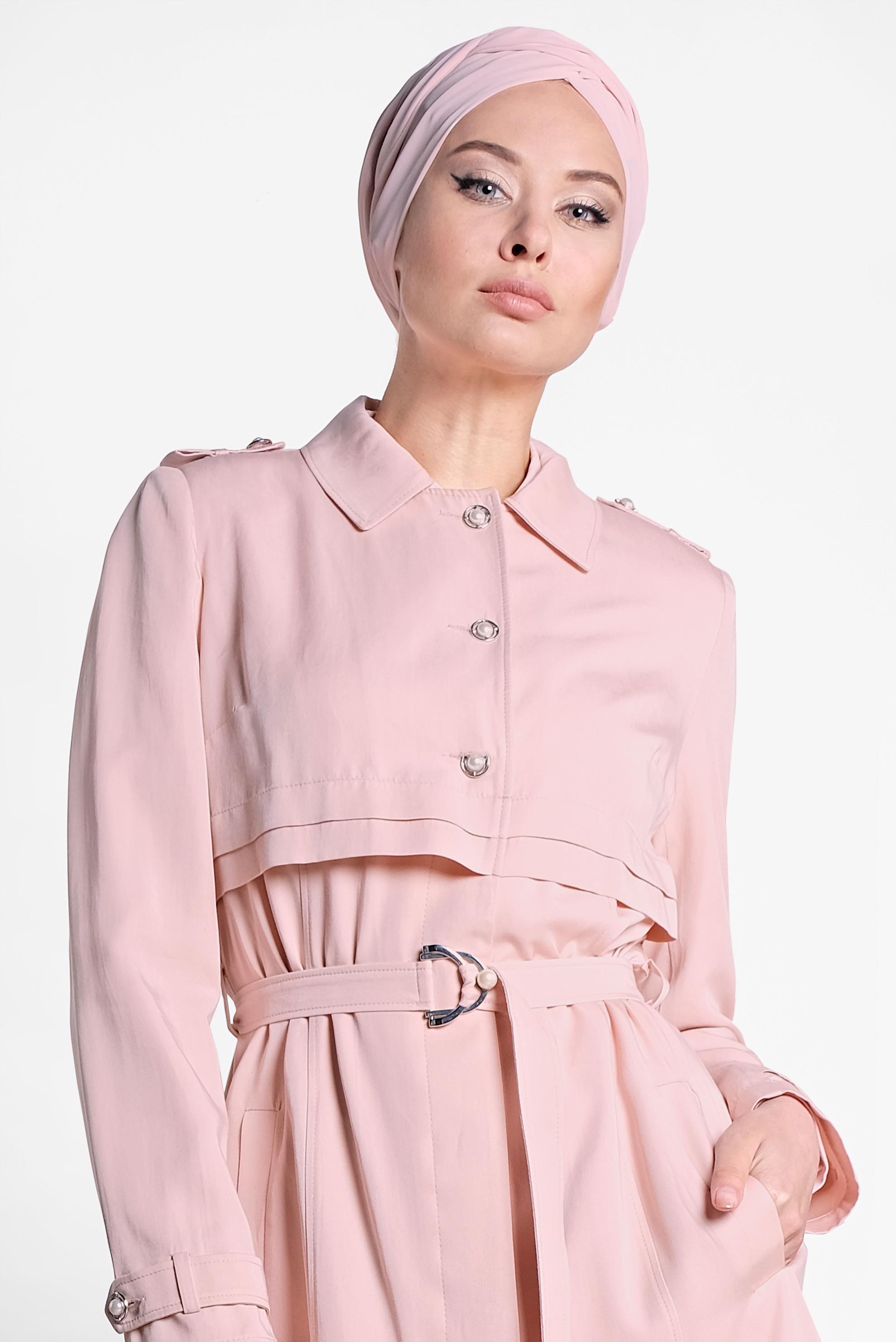 Tesettür giyim PUDRA DÜĞMELİ VE KEMERLİ TENSEL TRENÇKOT 1224