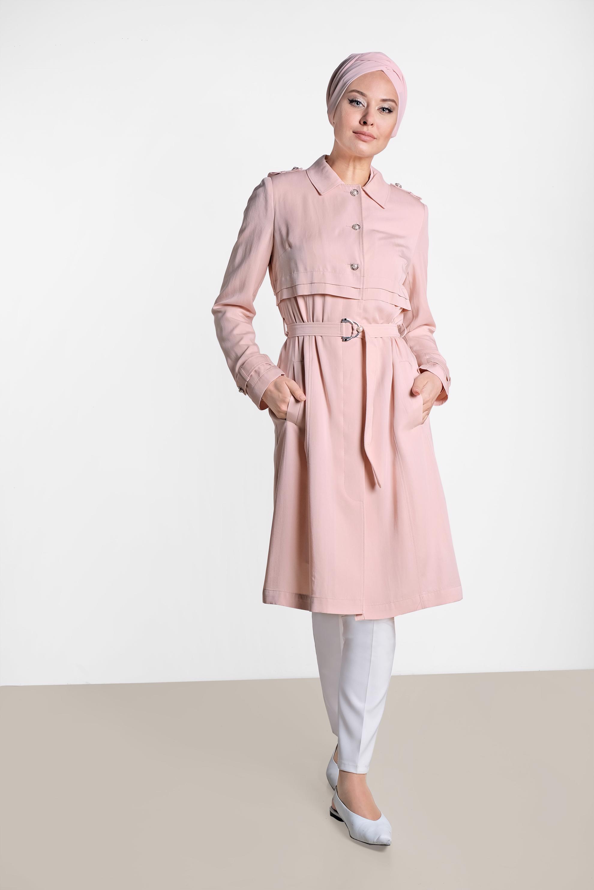 Tesettür giyim PUDRA DÜĞMELİ VE KEMERLİ TENSEL TRENÇKOT 1224