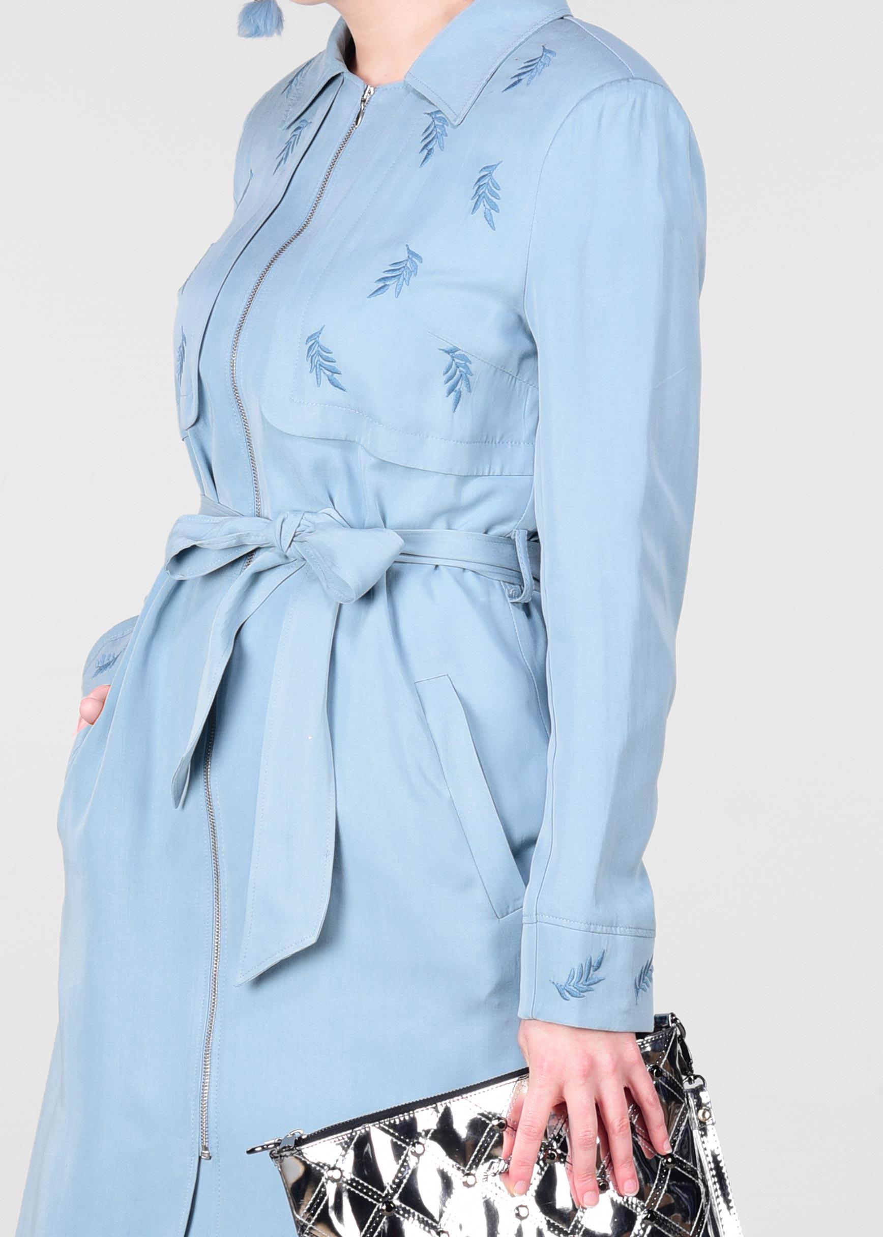 Tesettür giyim MAVİ YAPRAK BASKILI FERMUARLI TRENÇKOT 1242 