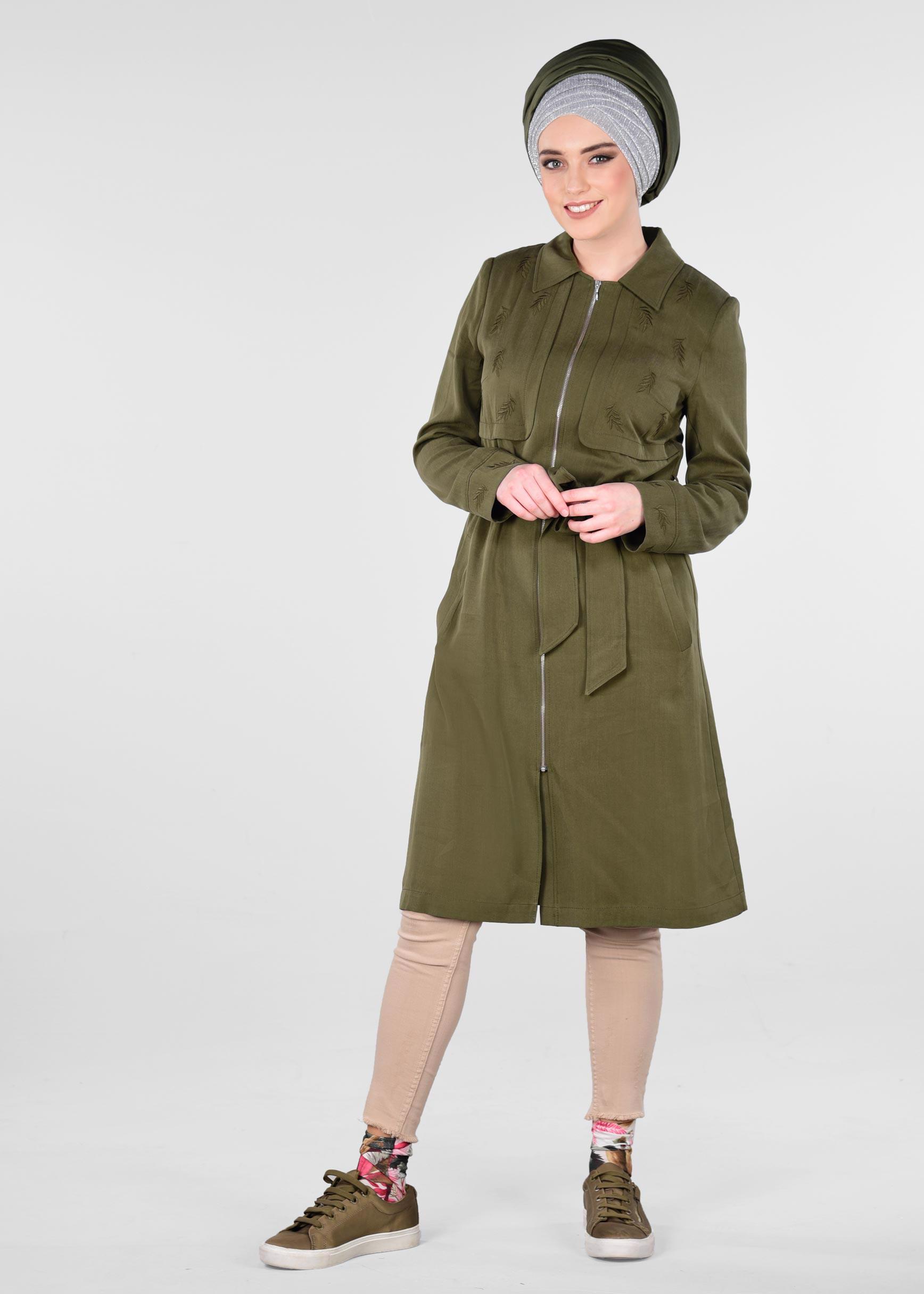 Tesettür giyim HAKİ YAPRAK BASKILI FERMUARLI TRENÇKOT 1242 