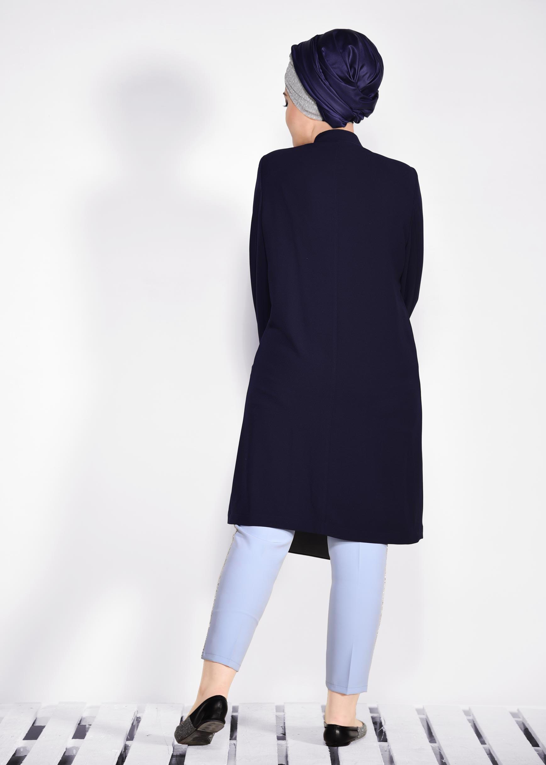 Tesettür giyim LACİVERT MANŞET VE YAKASI GÜPÜR  İŞLEMELİ TRENÇKOT 1288 