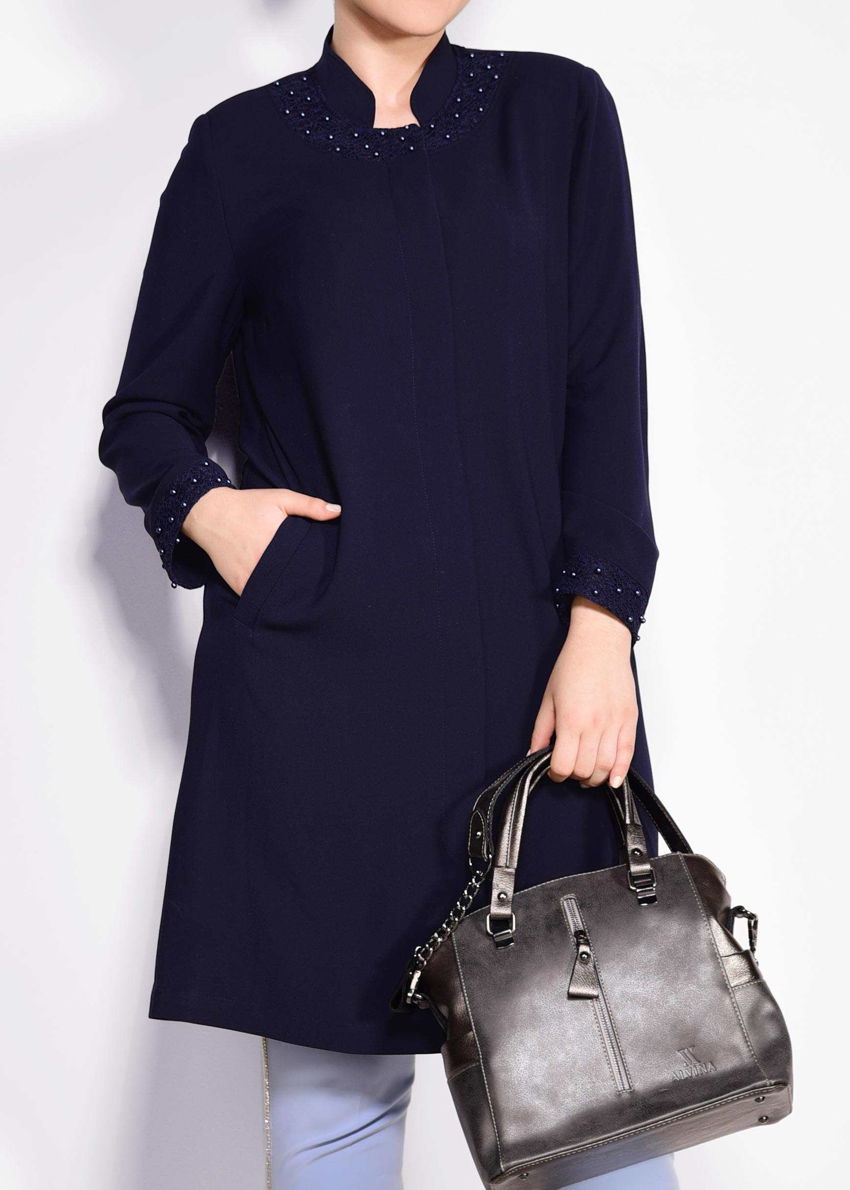 Tesettür giyim LACİVERT MANŞET VE YAKASI GÜPÜR  İŞLEMELİ TRENÇKOT 1288 