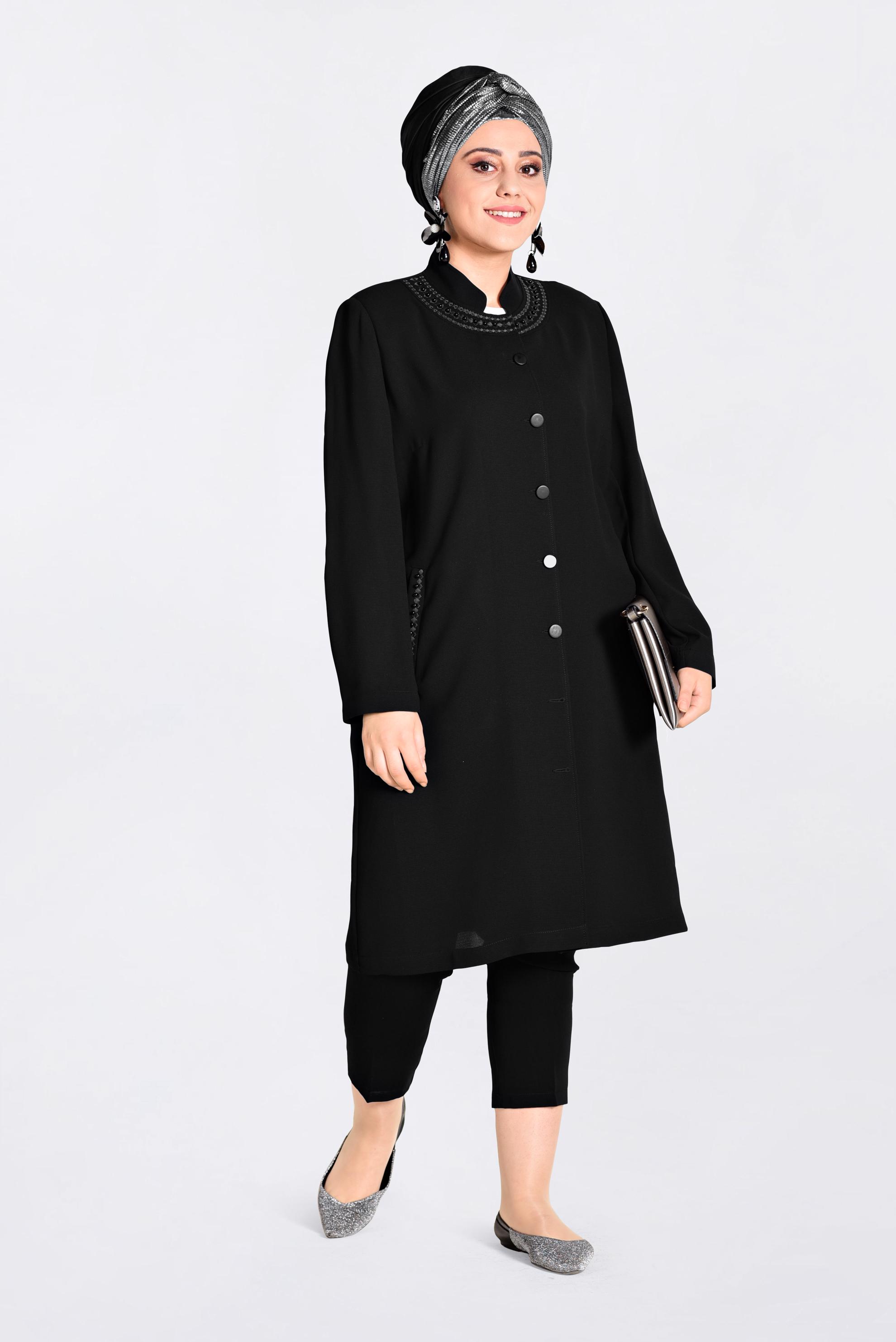 Tesettür giyim SİYAH BONCUK İŞLEMELİ ÖNDEN DÜĞMELİ TRENÇKOT 1293