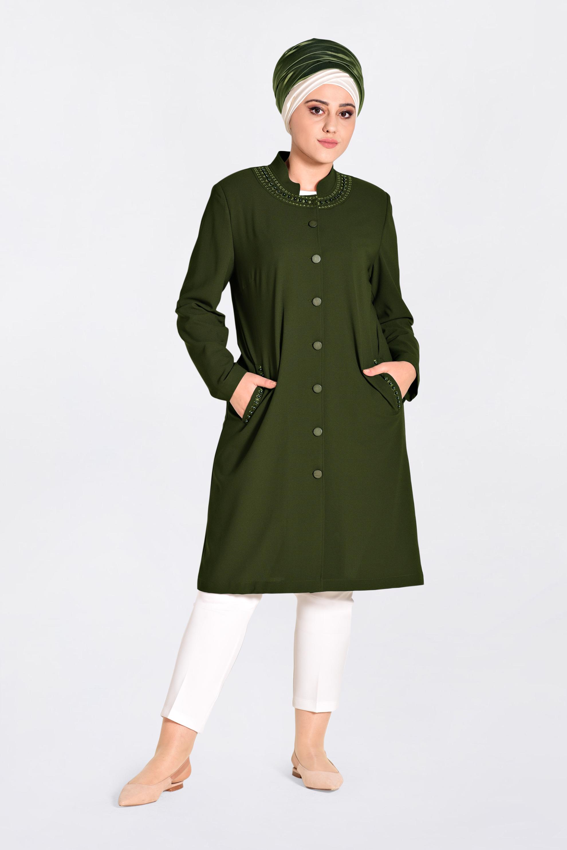 Tesettür giyim HAKİ BONCUK İŞLEMELİ ÖNDEN DÜĞMELİ TRENÇKOT 1293