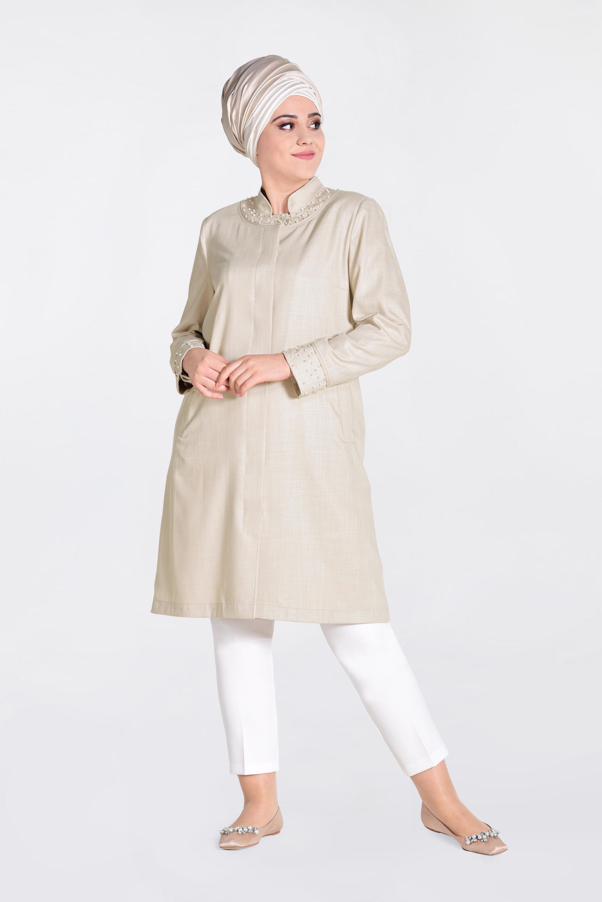 Vêtements hijab BEIGE IMPERMÉABLE À COL MAO AVEC PERLES 1298
