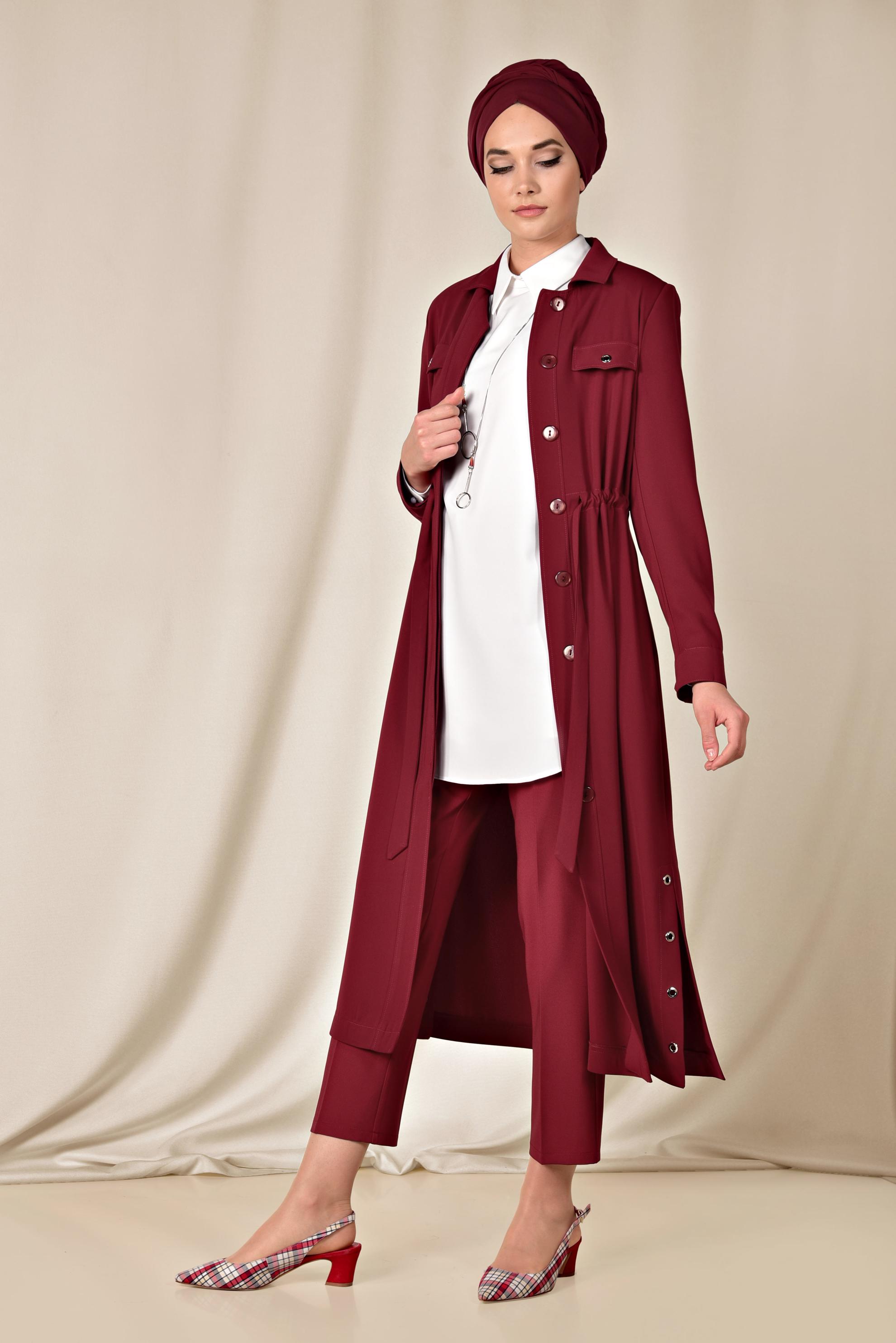 Tesettür giyim BORDO KUŞGÖZÜ DETAYLI DÜĞMELİ TRENÇKOT 1400