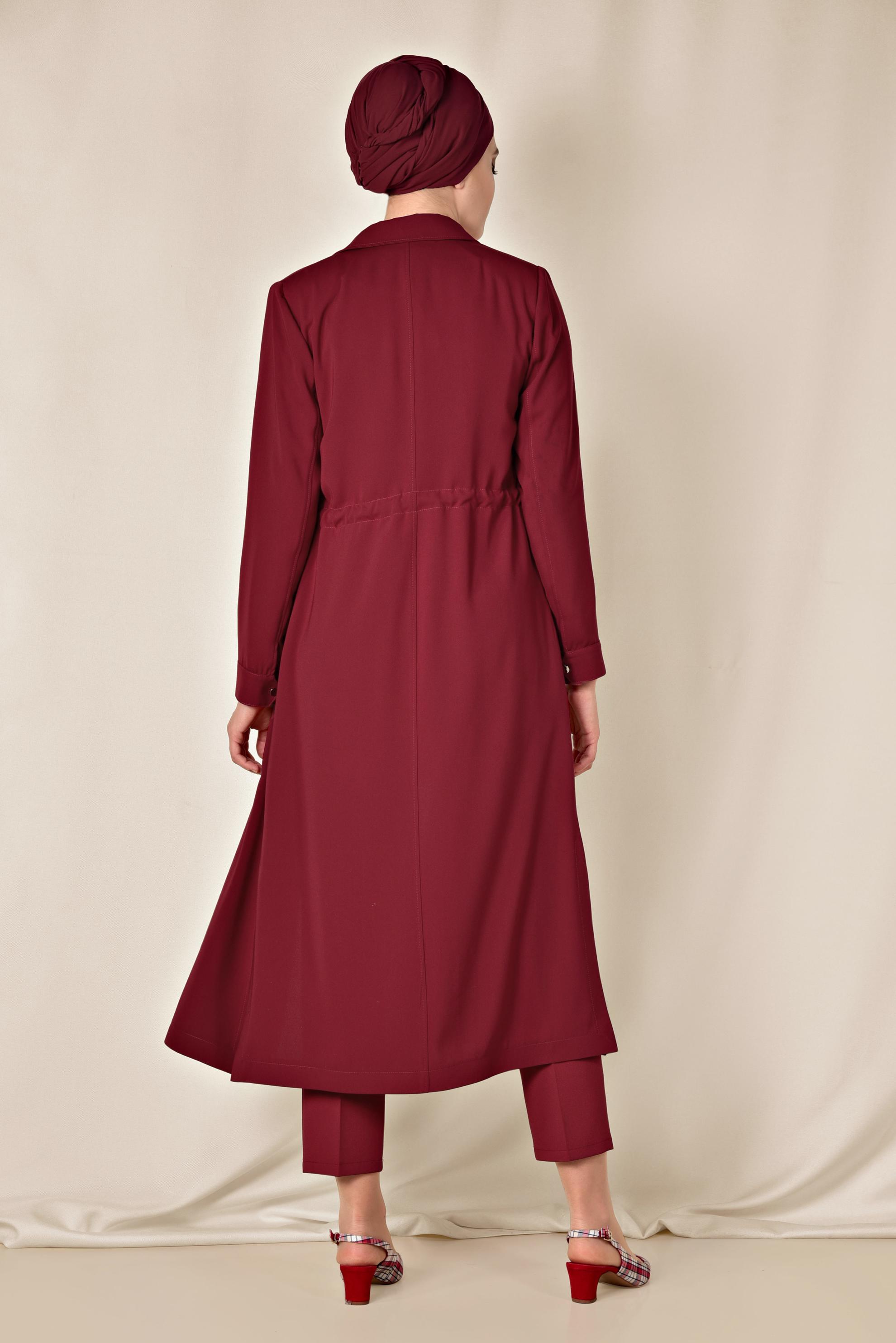 Tesettür giyim BORDO KUŞGÖZÜ DETAYLI DÜĞMELİ TRENÇKOT 1400