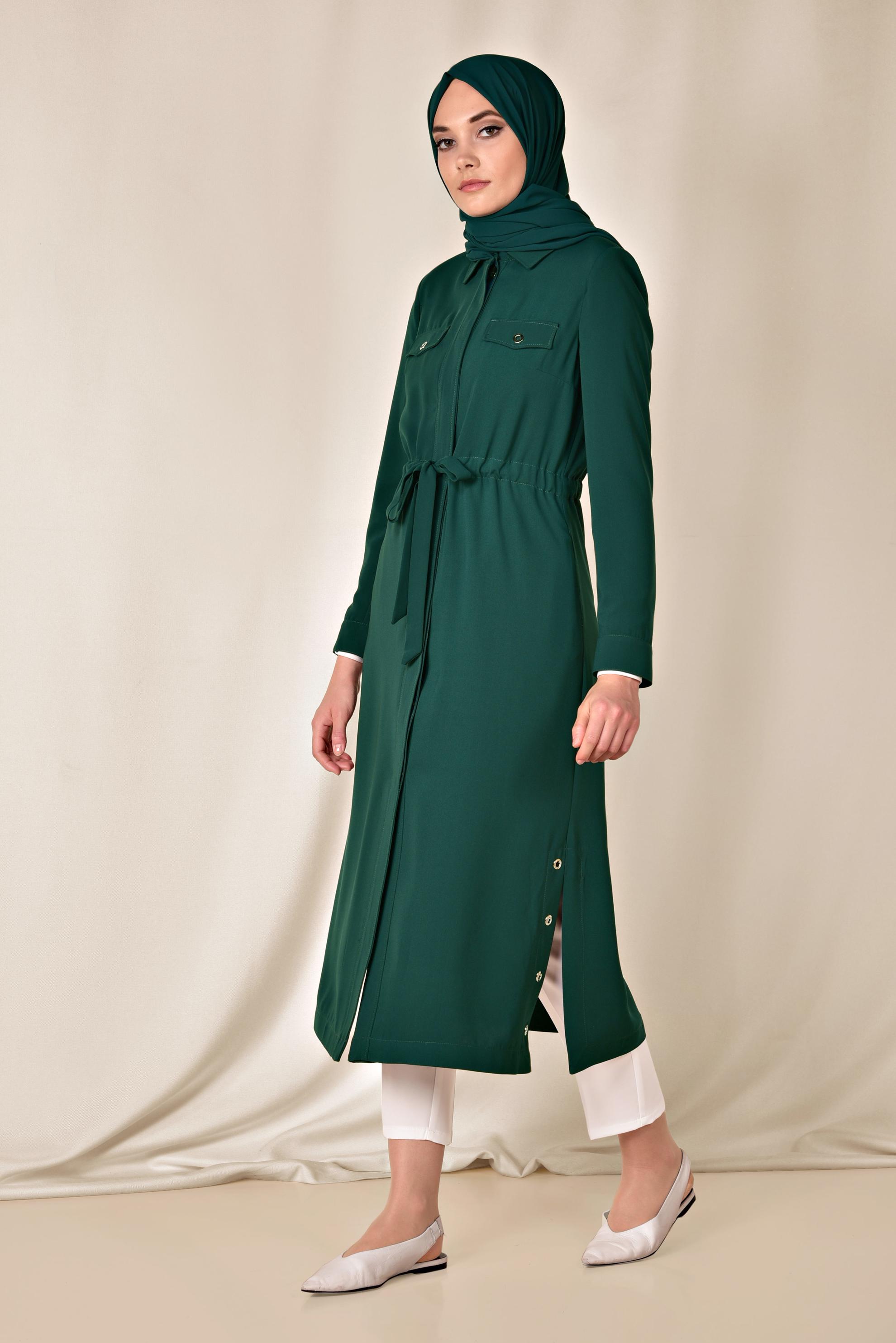 Tesettür giyim YEŞİL KUŞGÖZÜ DETAYLI DÜĞMELİ TRENÇKOT 1400