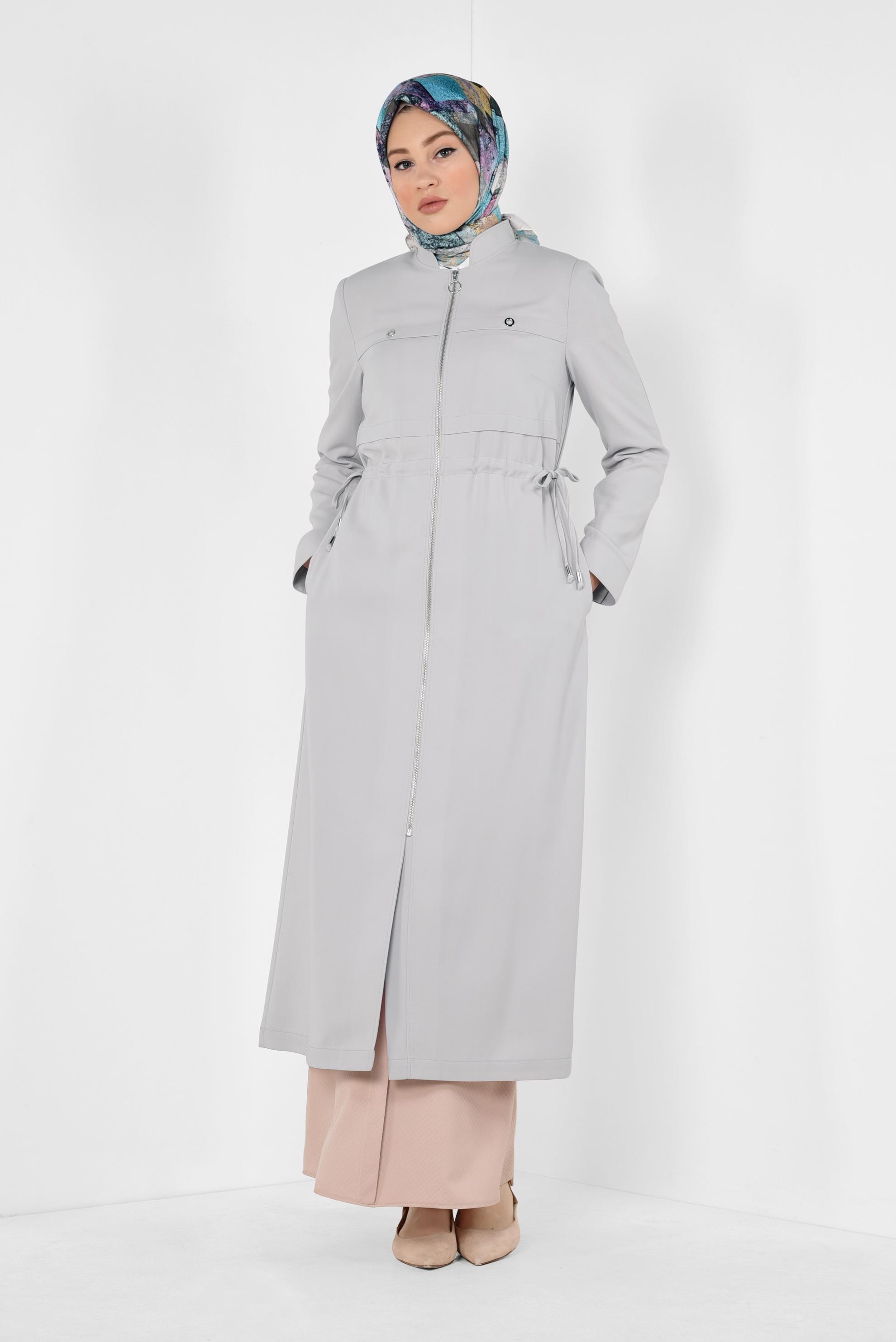 Tesettür giyim BEJ BELİ BÜZGÜLÜ FERMUARLI TRENÇKOT 1403