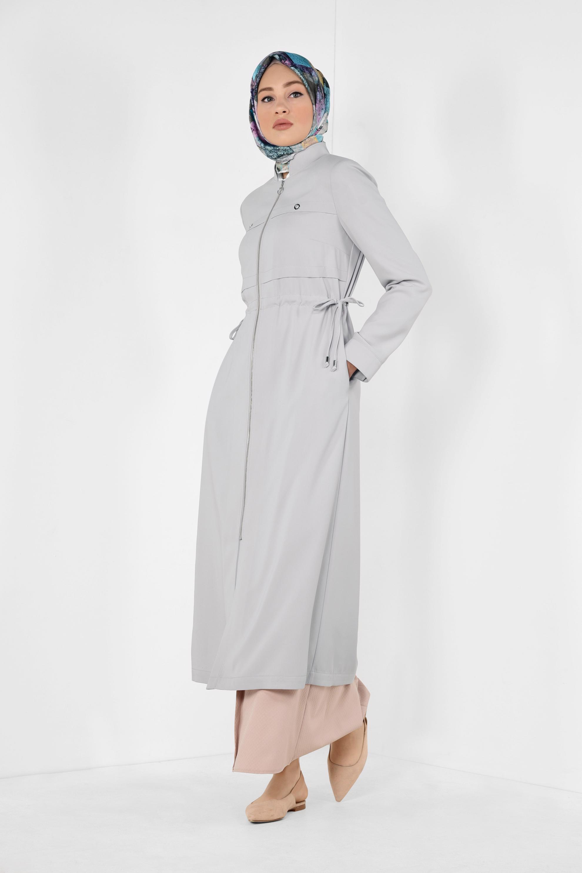 Tesettür giyim BEJ BELİ BÜZGÜLÜ FERMUARLI TRENÇKOT 1403