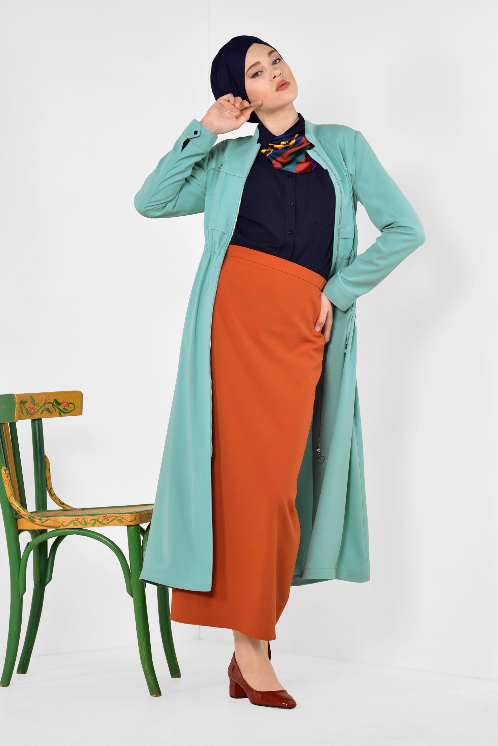 Tesettür giyim YEŞİL BELİ BÜZGÜLÜ FERMUARLI TRENÇKOT 1403