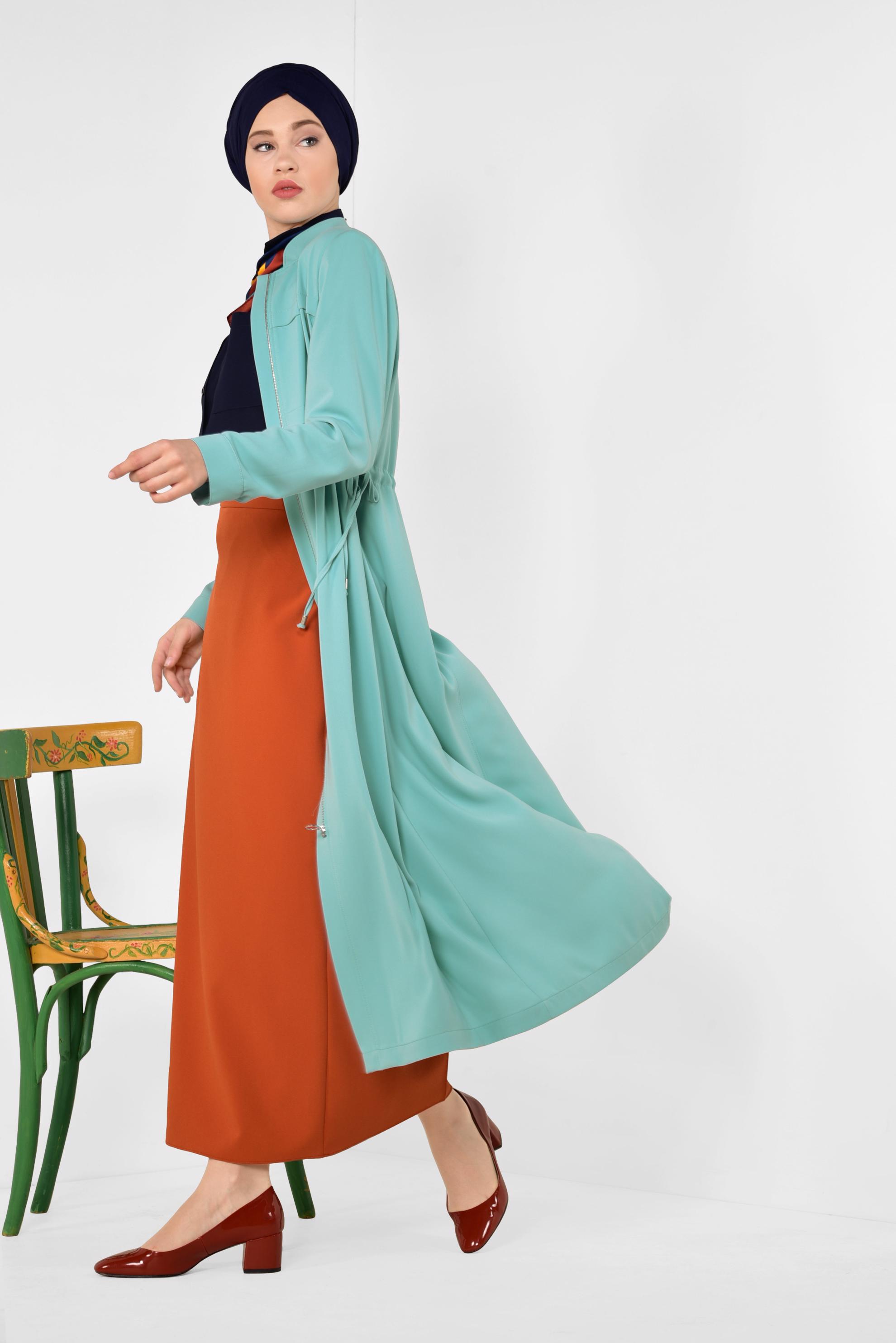 Tesettür giyim YEŞİL BELİ BÜZGÜLÜ FERMUARLI TRENÇKOT 1403