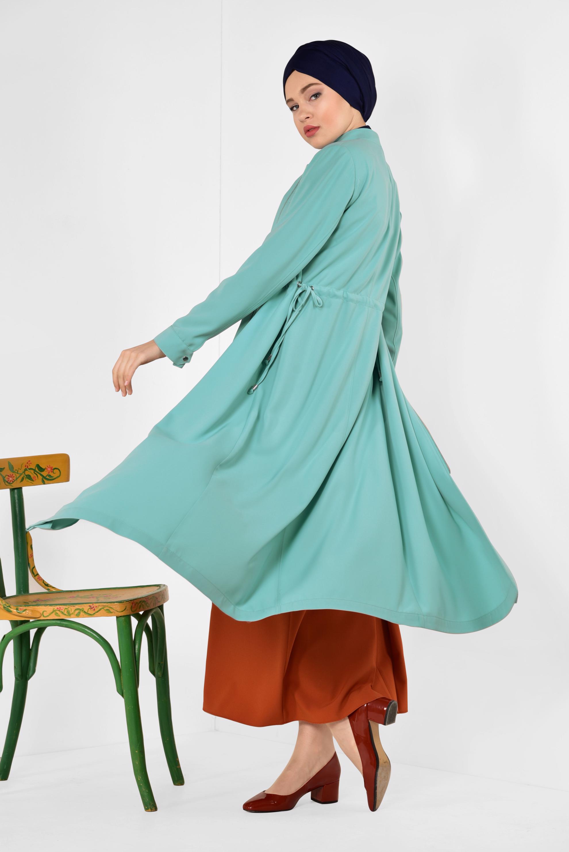 Tesettür giyim YEŞİL BELİ BÜZGÜLÜ FERMUARLI TRENÇKOT 1403