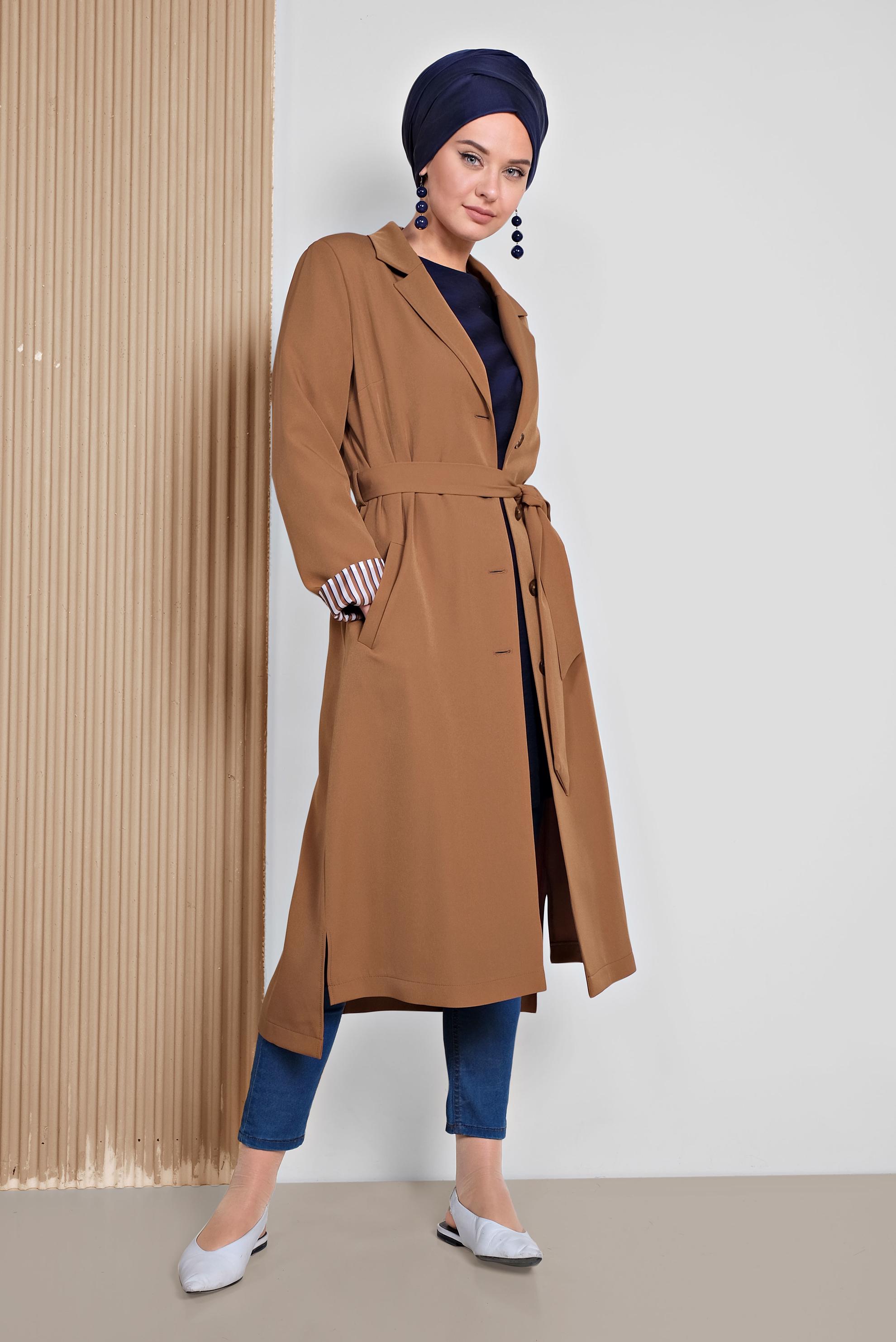 Tesettür giyim TABA ÇİZGİ DETAYLI BELİ KEMERLİ TRENÇKOT 1404