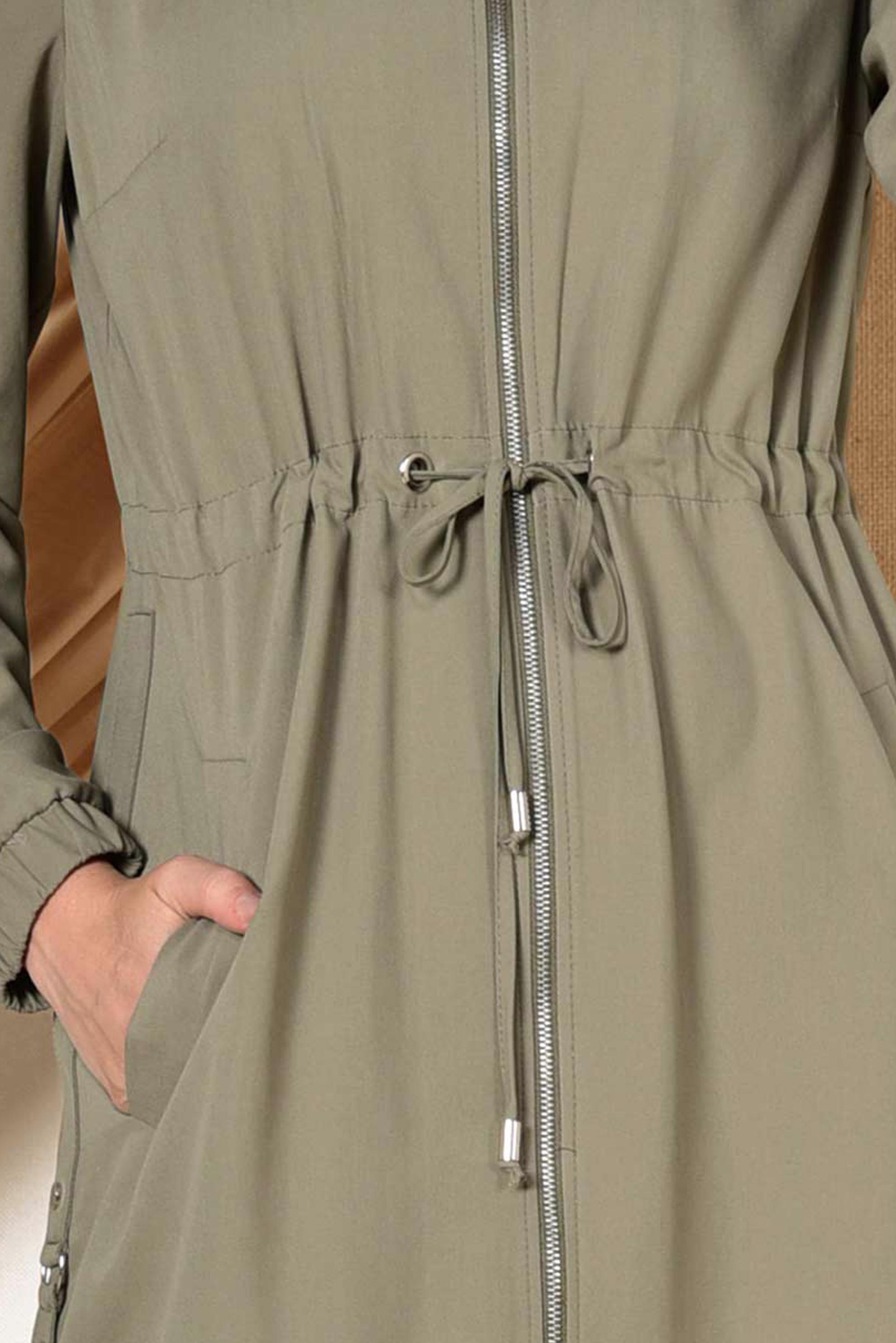 Tesettür giyim HAKİ ETEK UCU LASTİKLİ FERMUARLI TRENÇKOT 1406